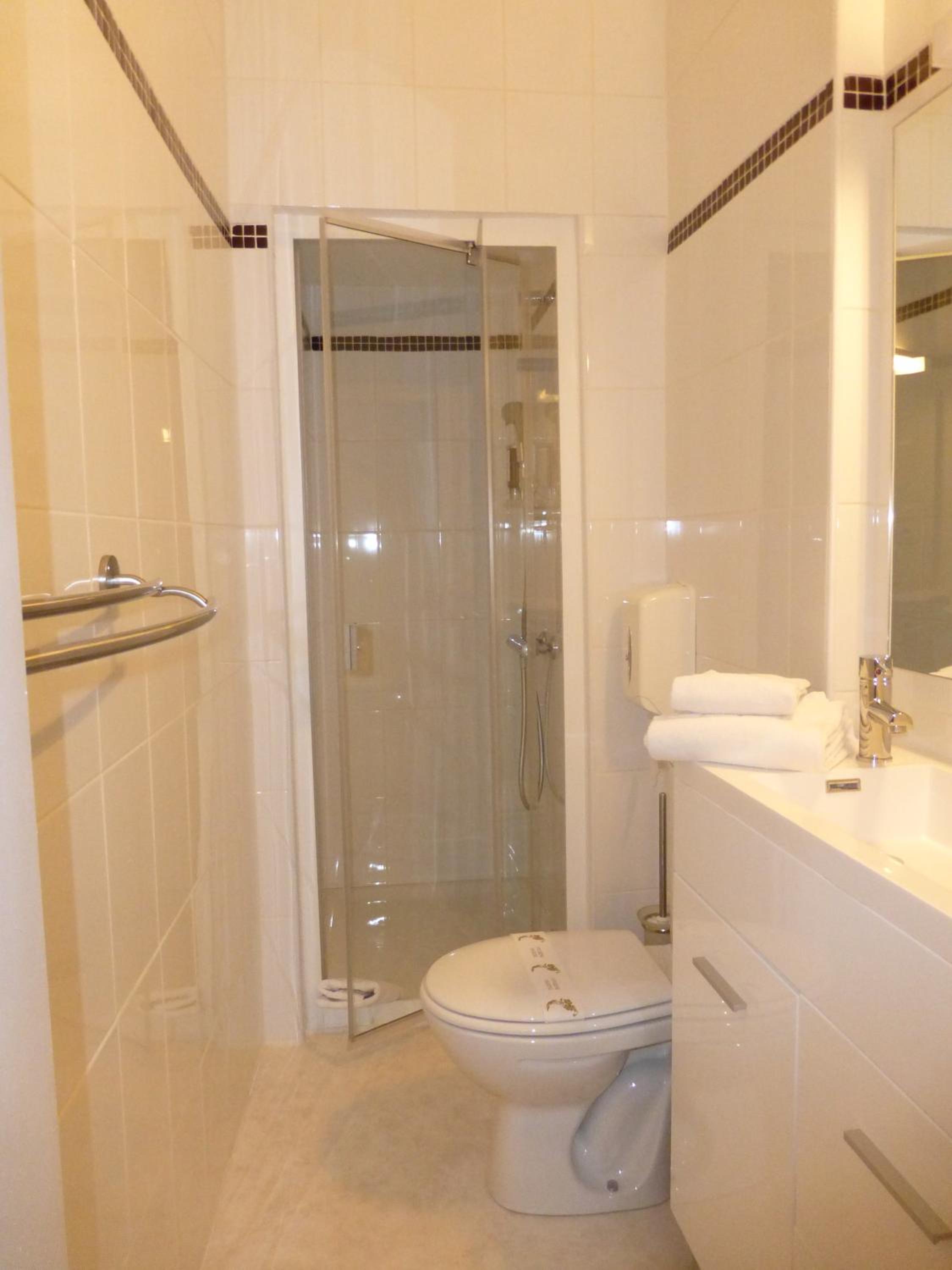 Standard Double Room - Photo 3