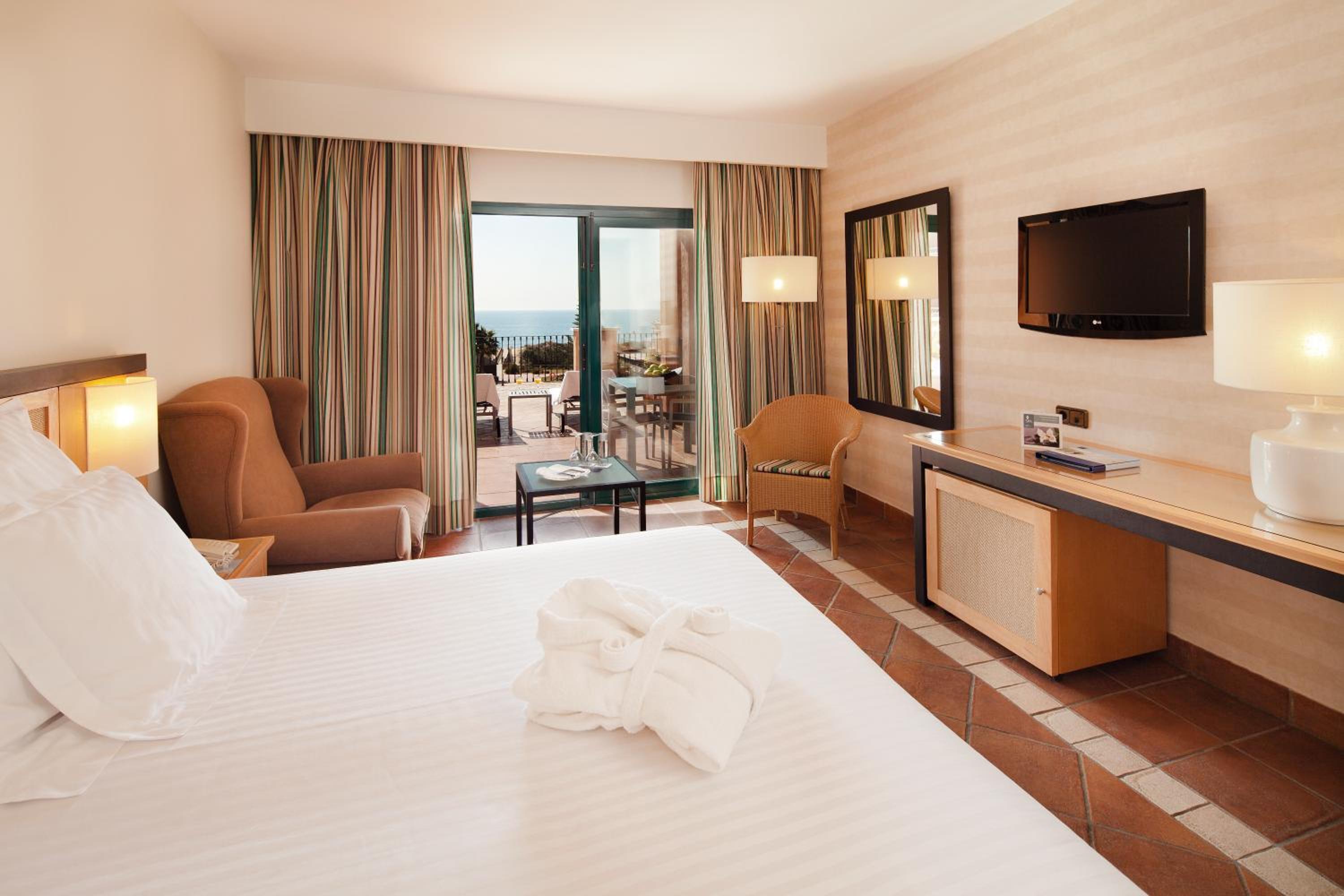 Deluxe Room with Pool View - Photo 1