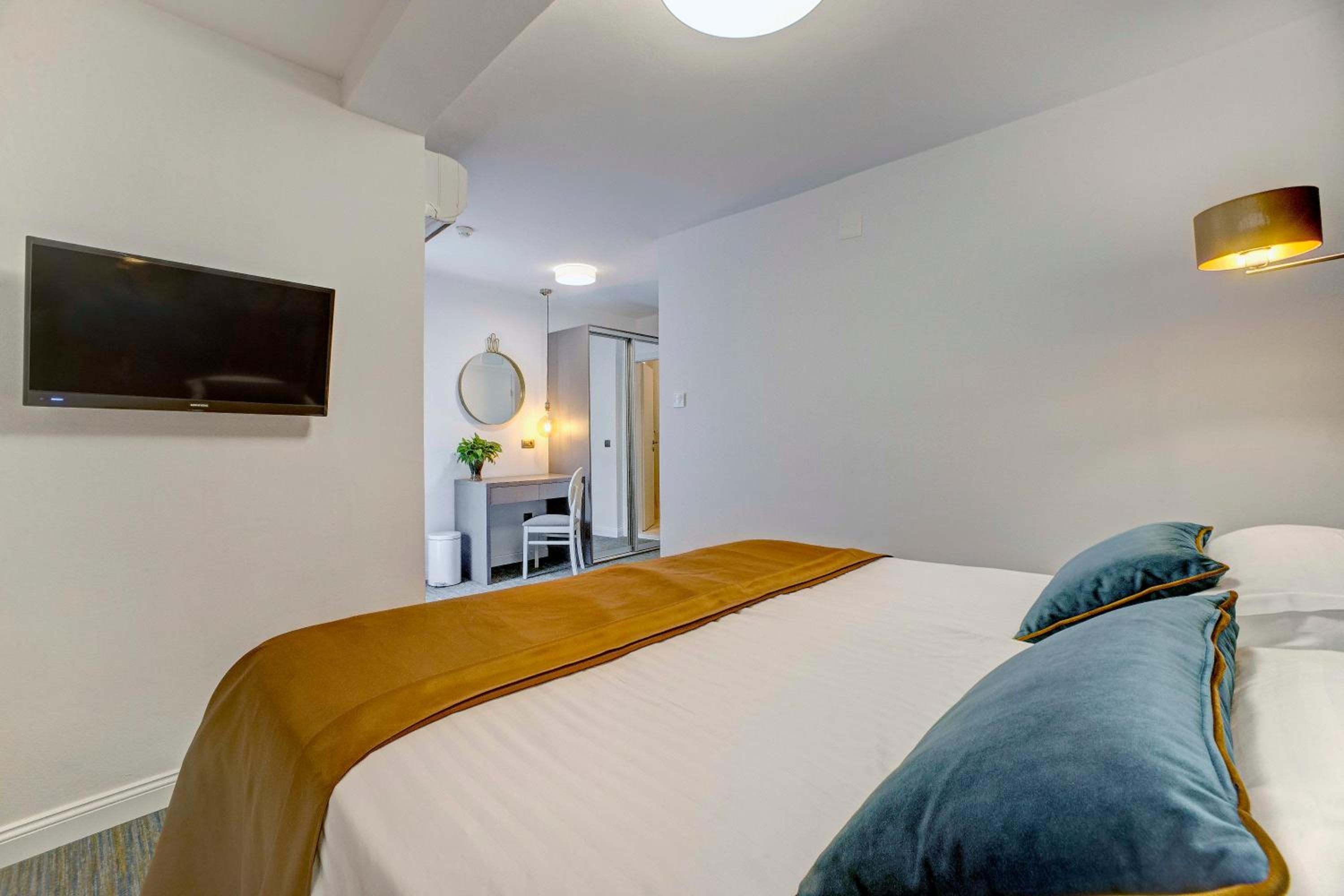Double or Twin Room photo 3