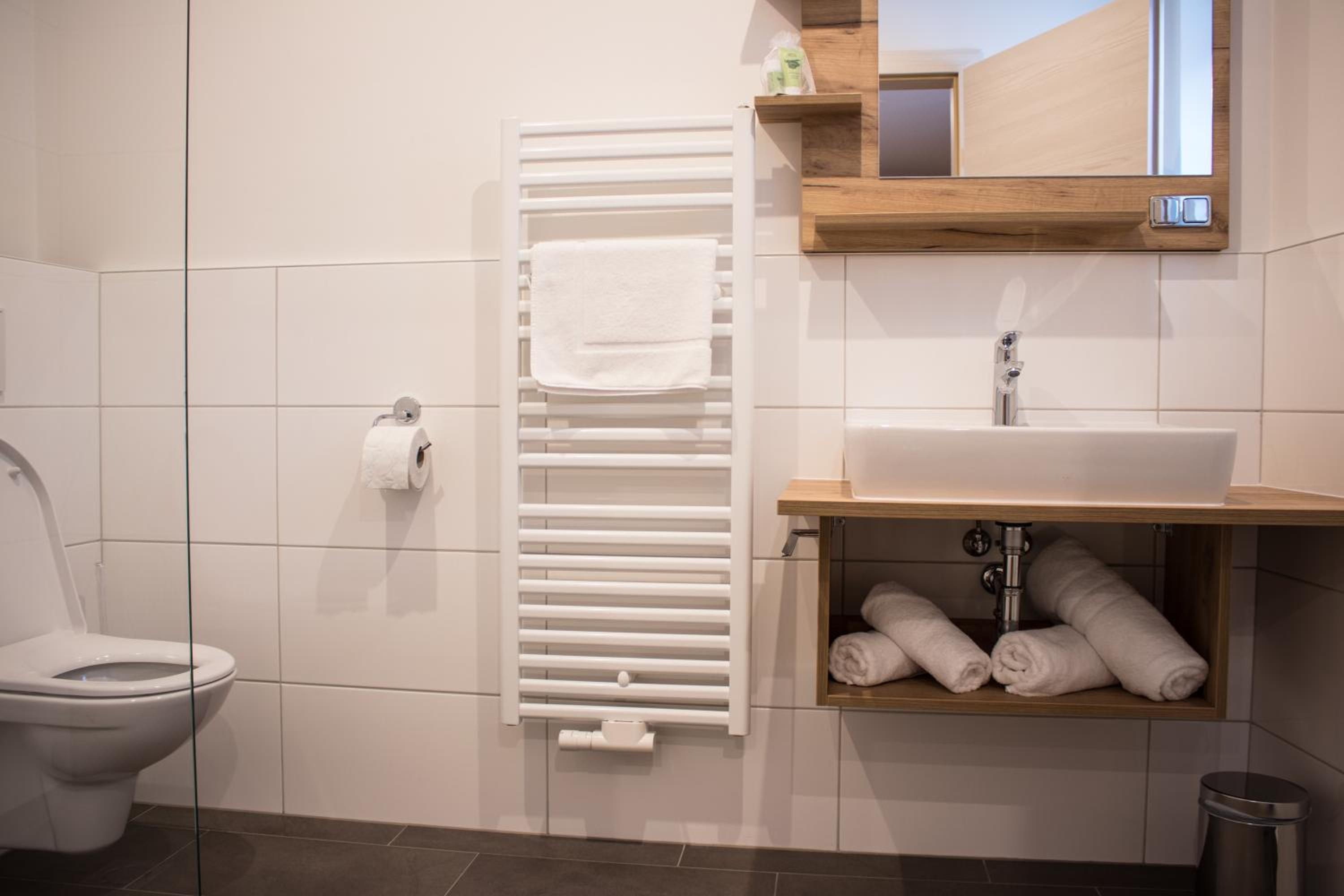 Standard Double or Twin Room - Photo 2