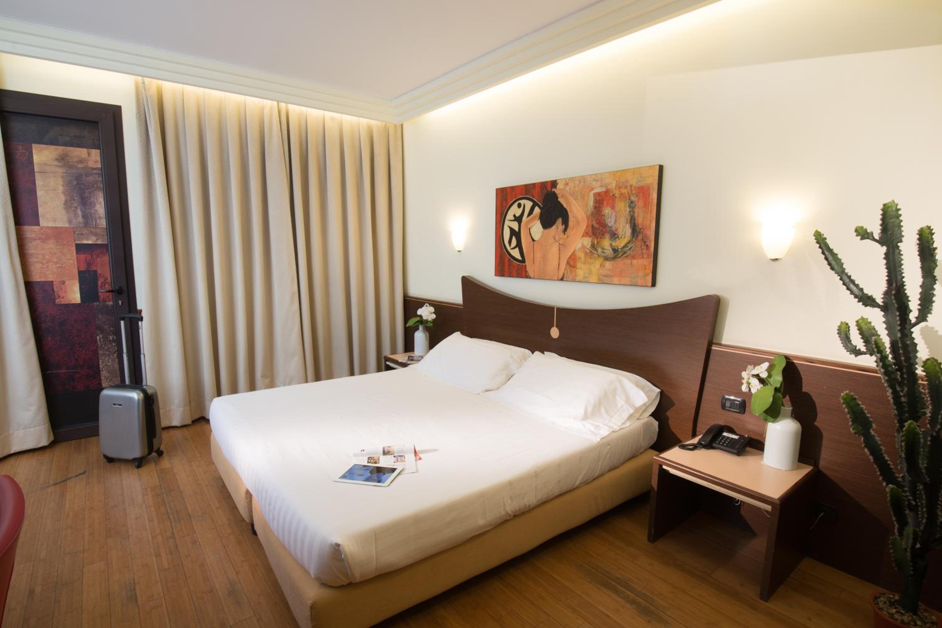 Standard Double Room - Photo 4