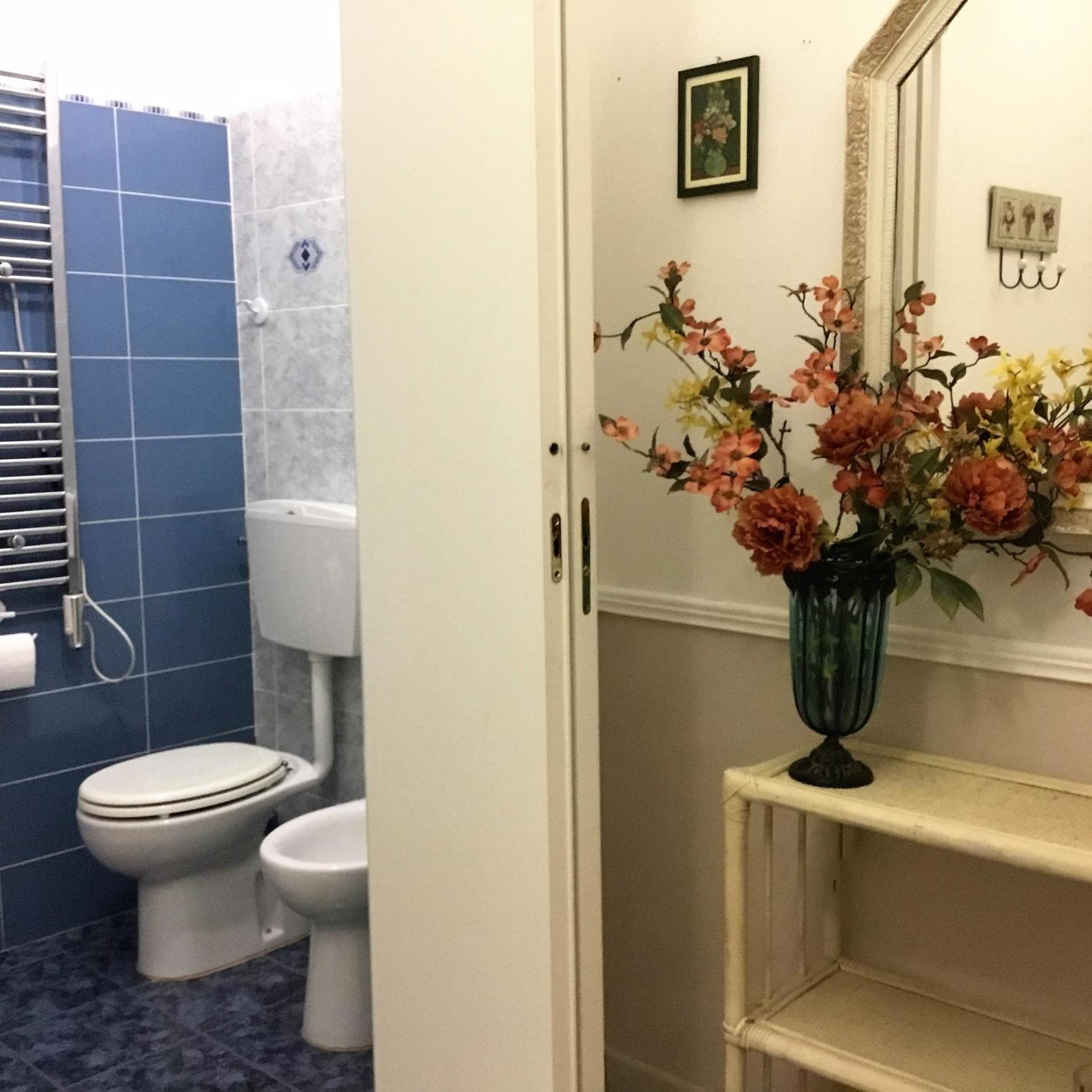 Triple Room with Private Bathroom - Photo 3