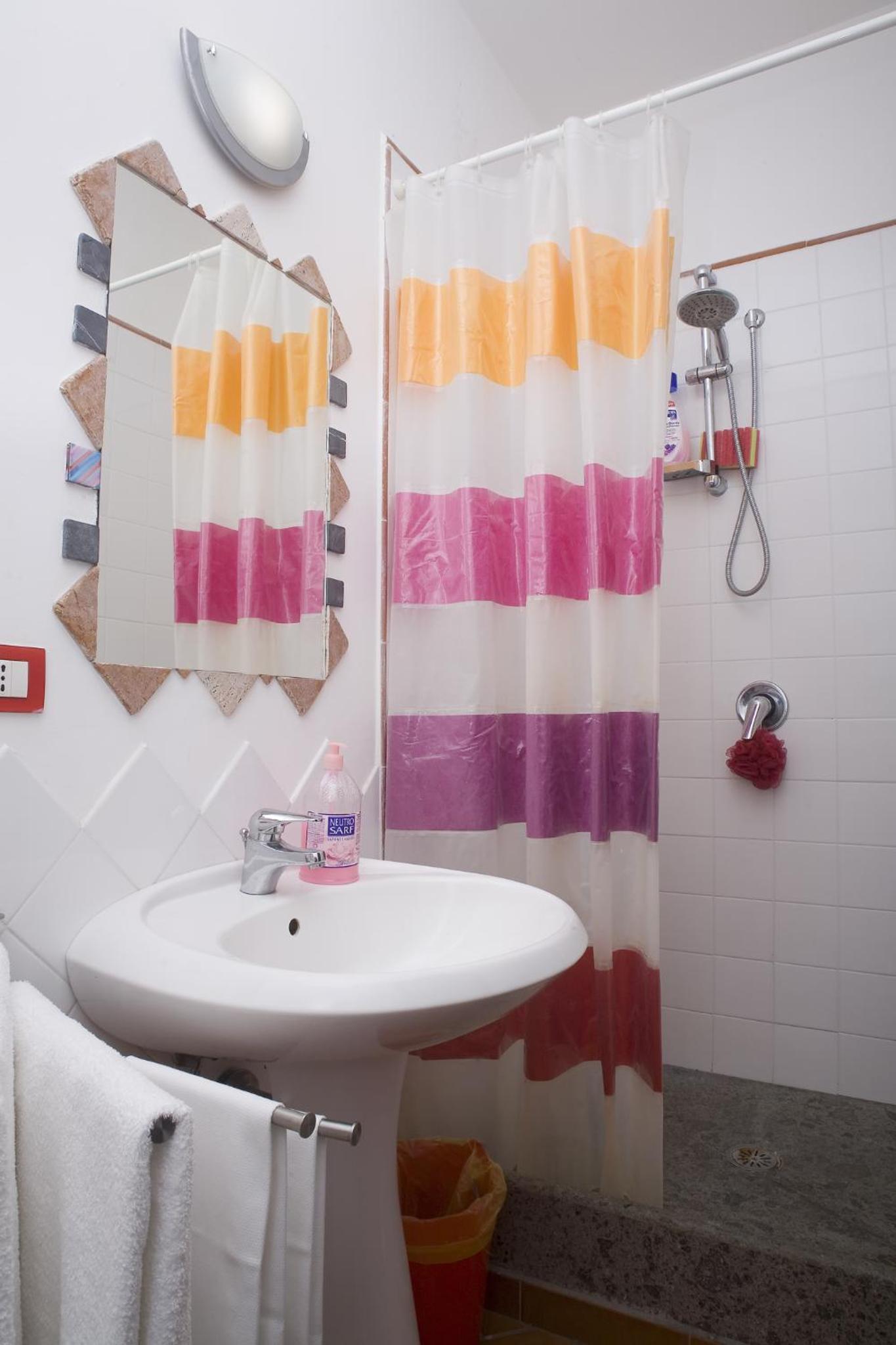 Double or Twin Room - Photo 3