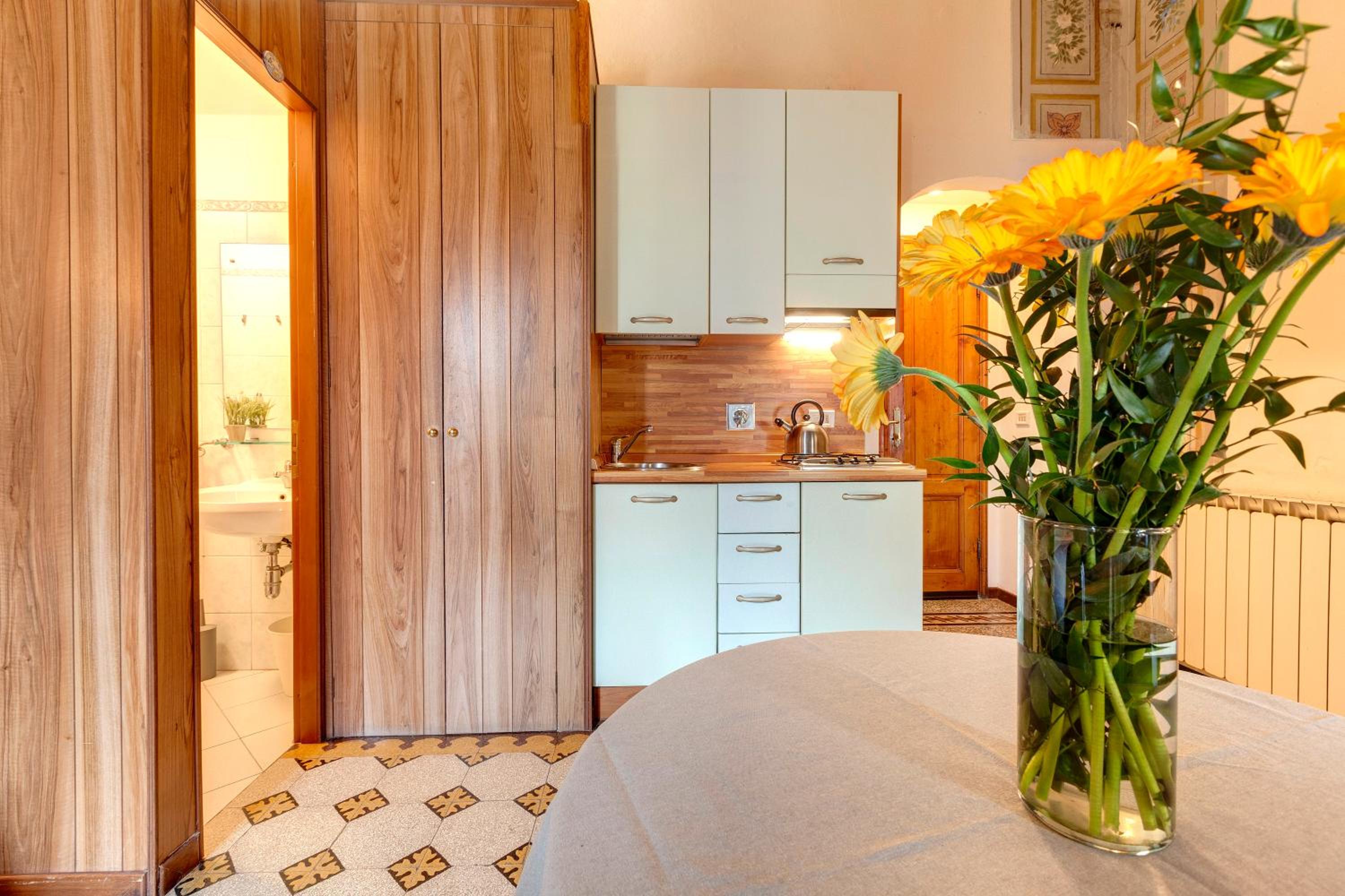 Deluxe Studio photo 2