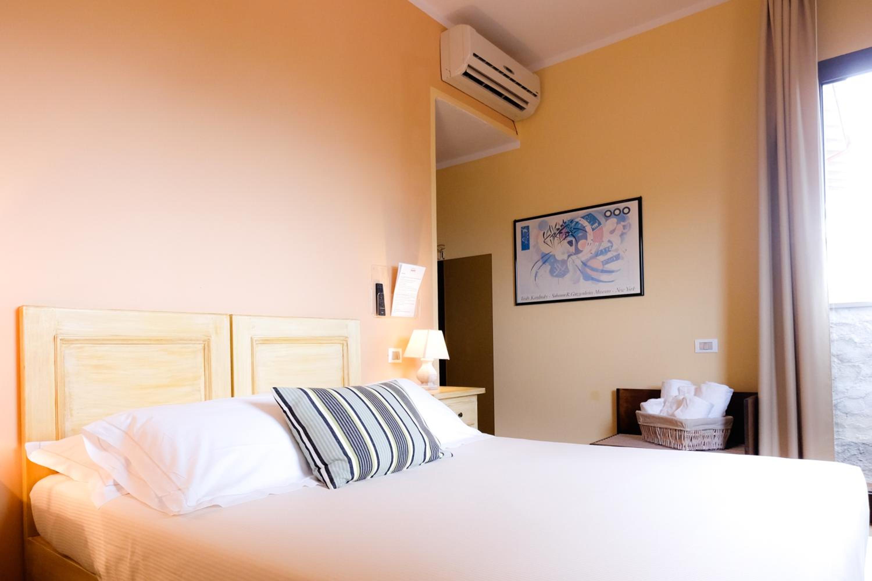 Double or Twin Room with Balcony photo 1