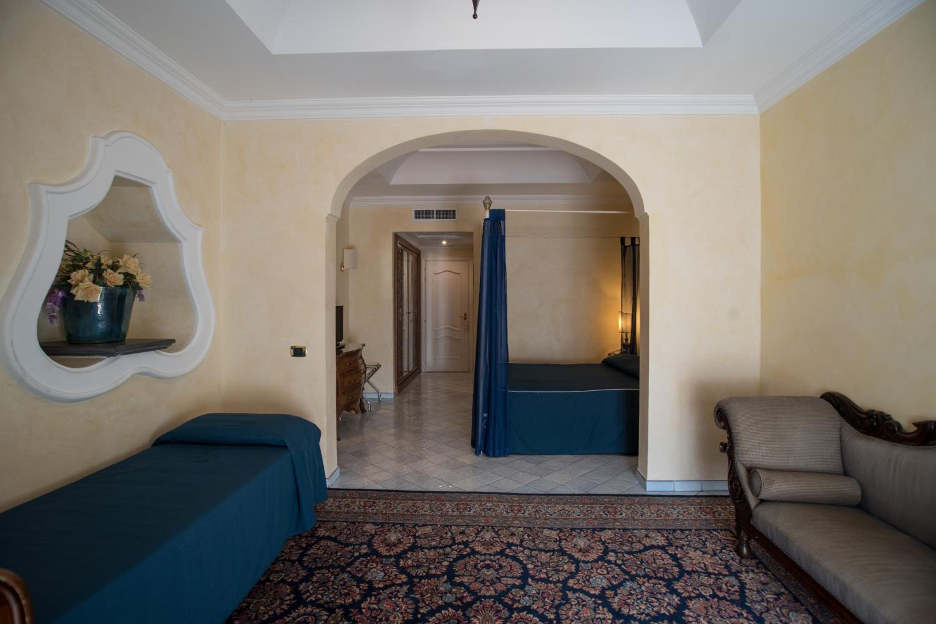 Deluxe Triple Room with Partial Sea View - Photo 3
