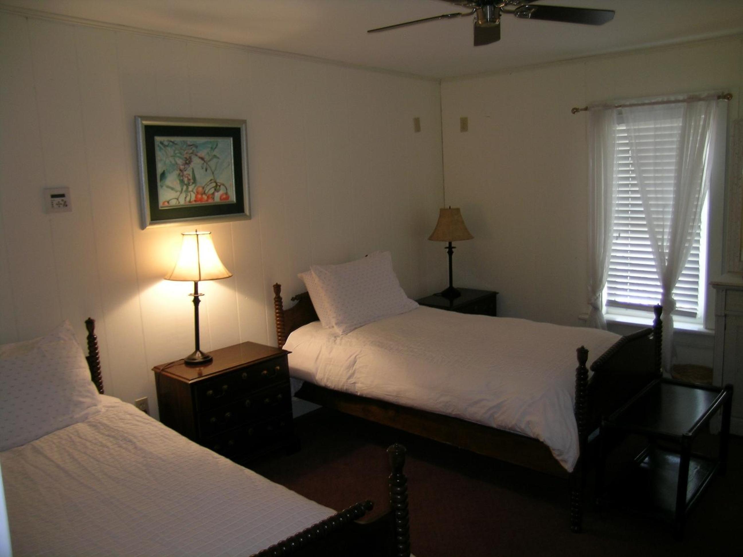 Twin Room - Disability Access photo 1