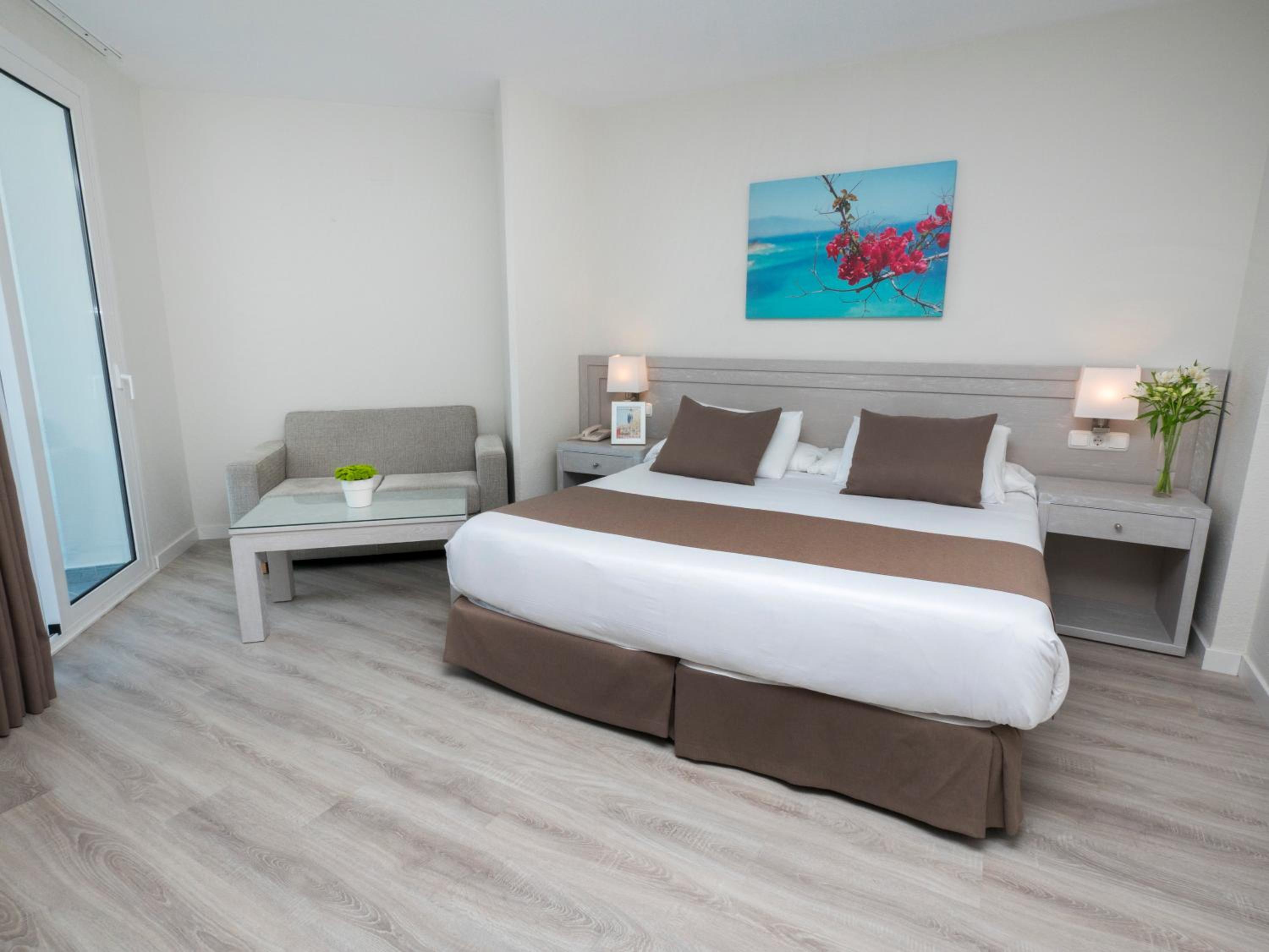 Habitación Doble Superior con Vistas al Mar frontal. Habitación Doble Superior con Vistas al Mar frontal.