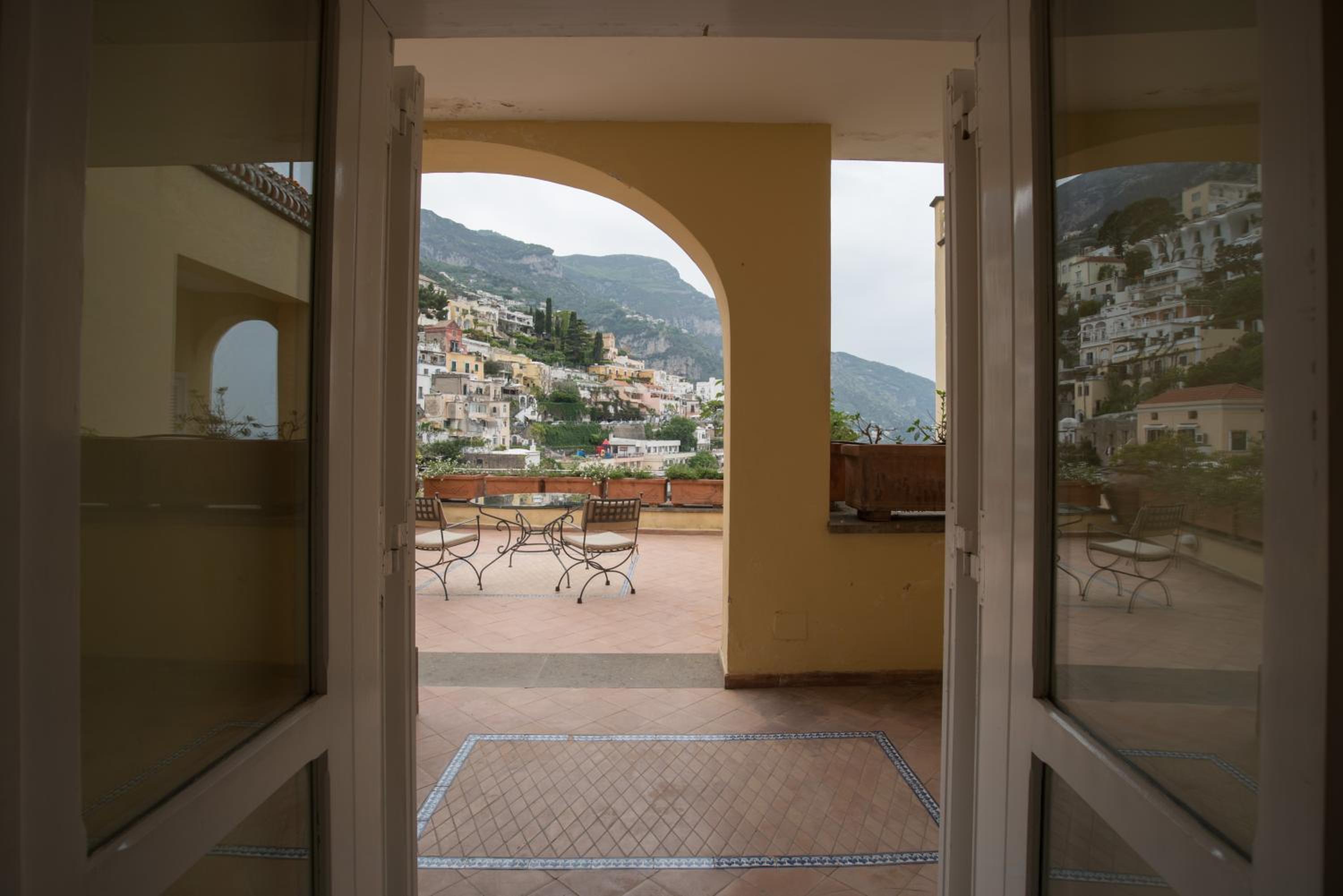 Corner Suite with Sea View - Photo 5