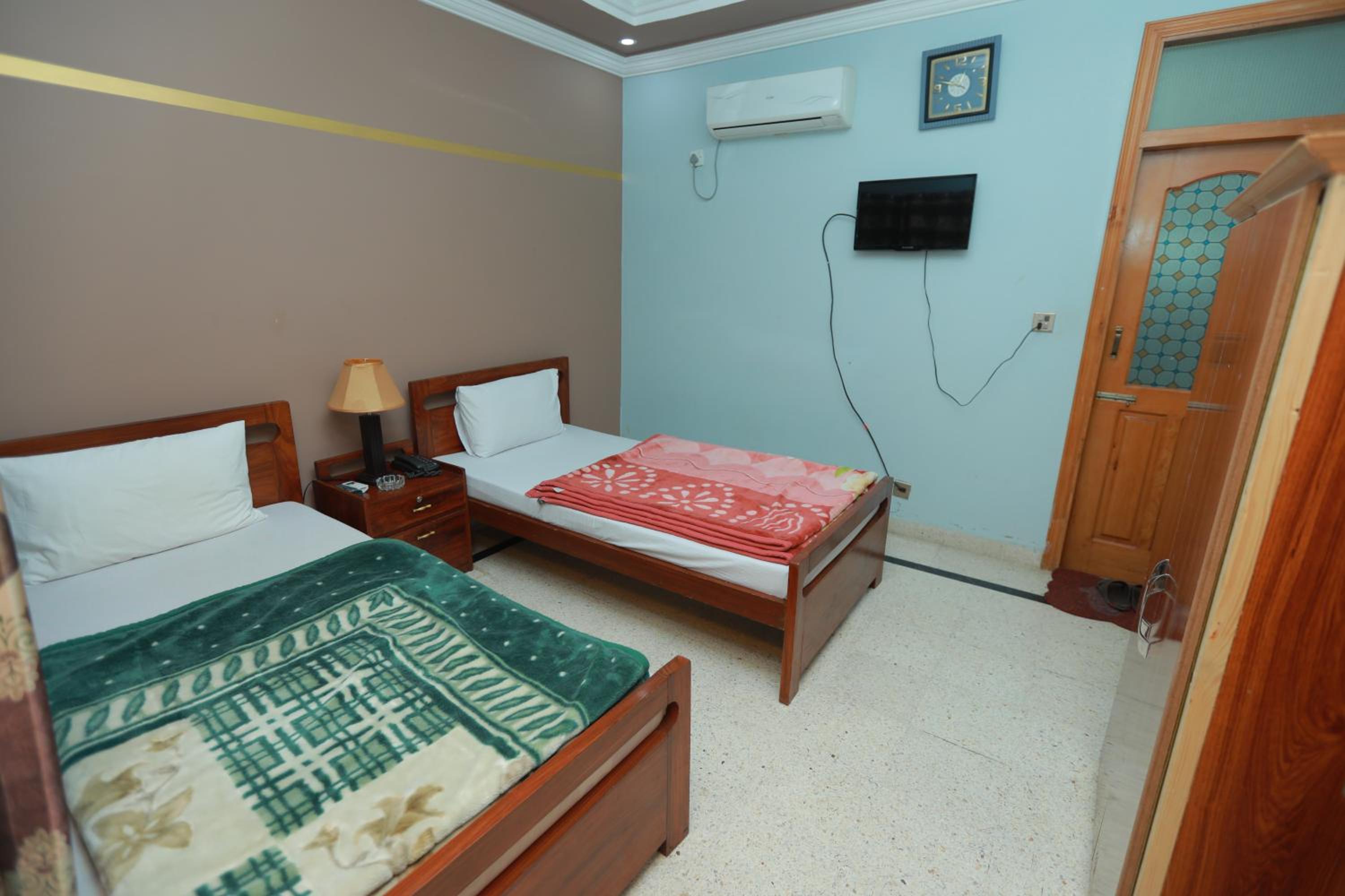 Small Twin Room photo 3