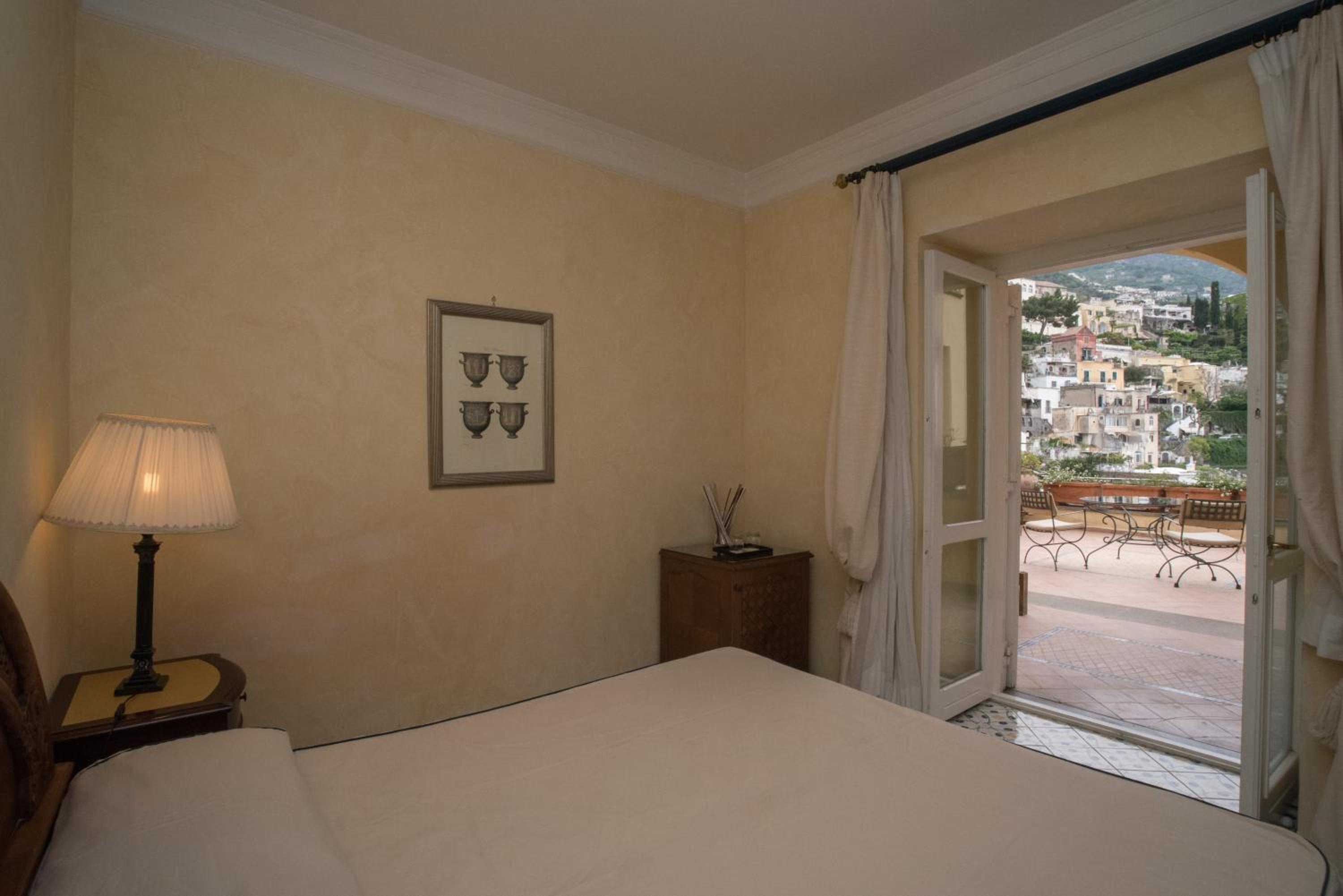 Corner Suite with Sea View - Photo 4