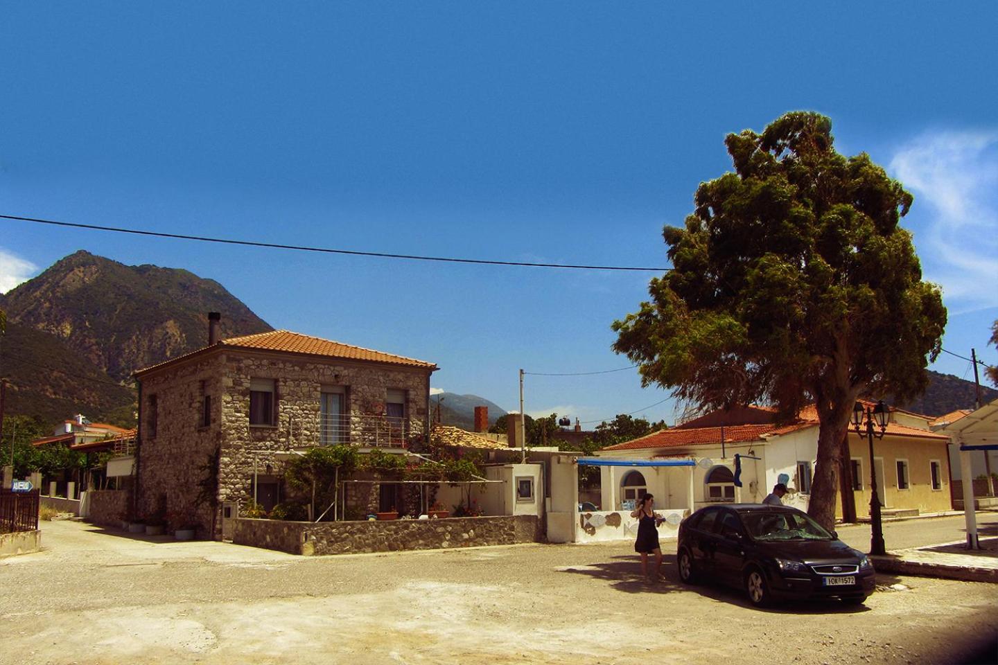 Three-Bedroom House photo 2