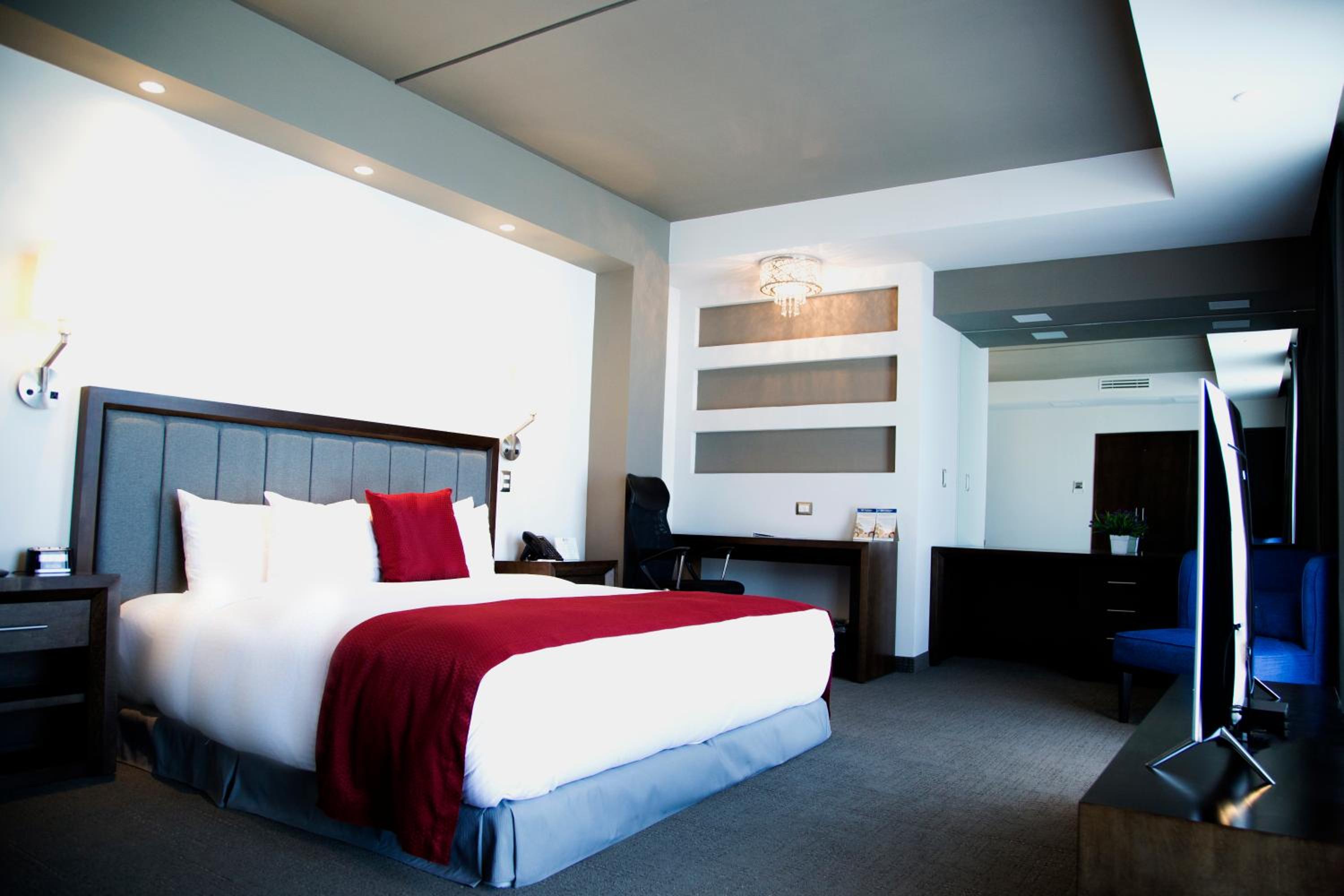 King Suite with Whirlpool - Second Floor
