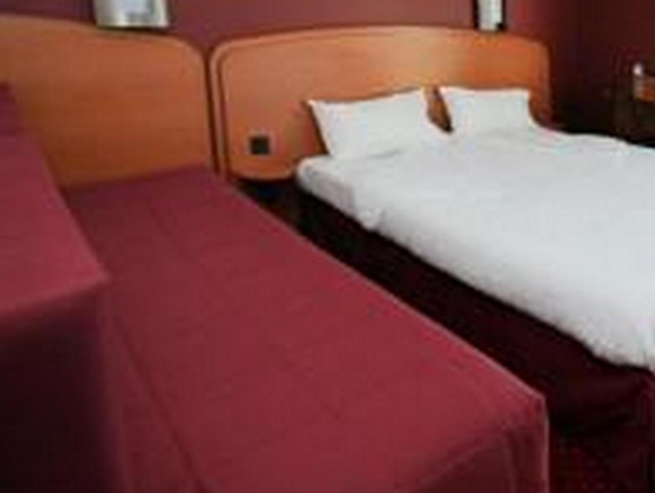 Double Room - Photo 6