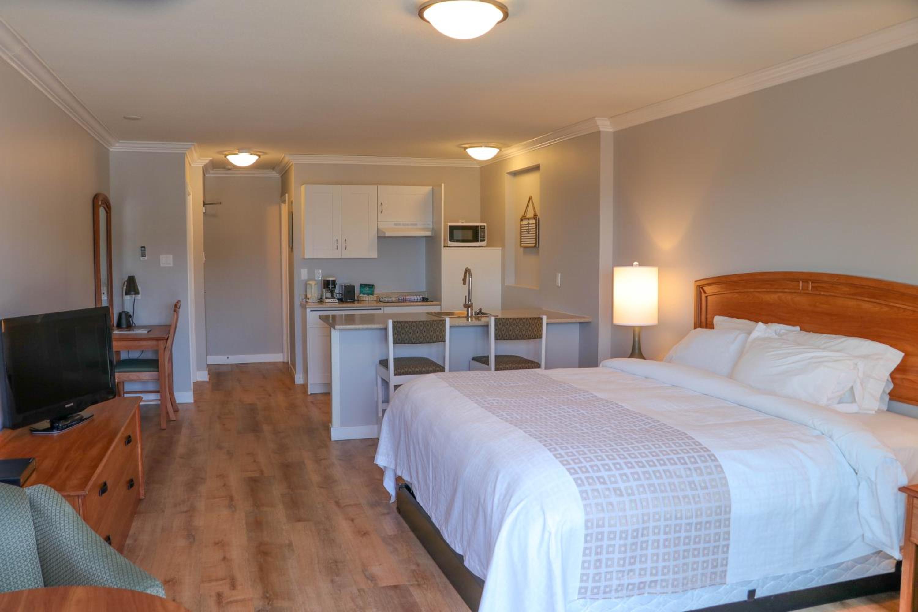 King Suite with Ocean View photo 1