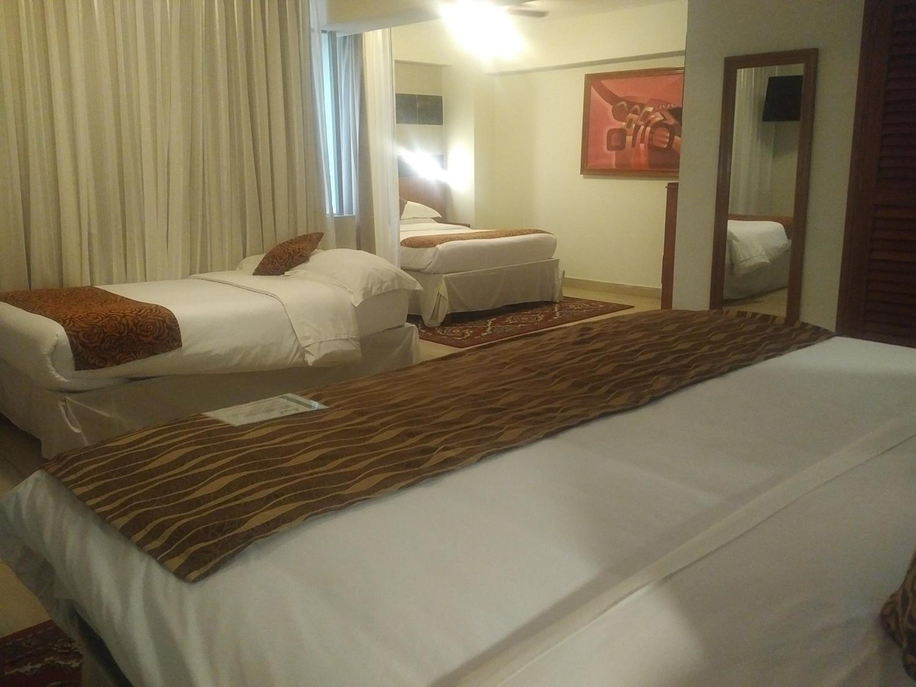Quadruple Room with Private Bathroom