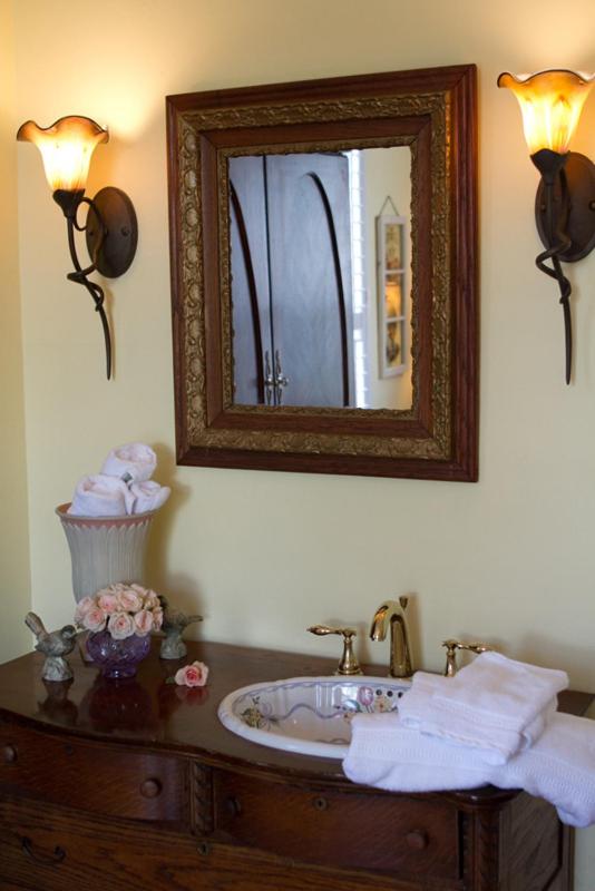 King Room With Rain Shower photo 3