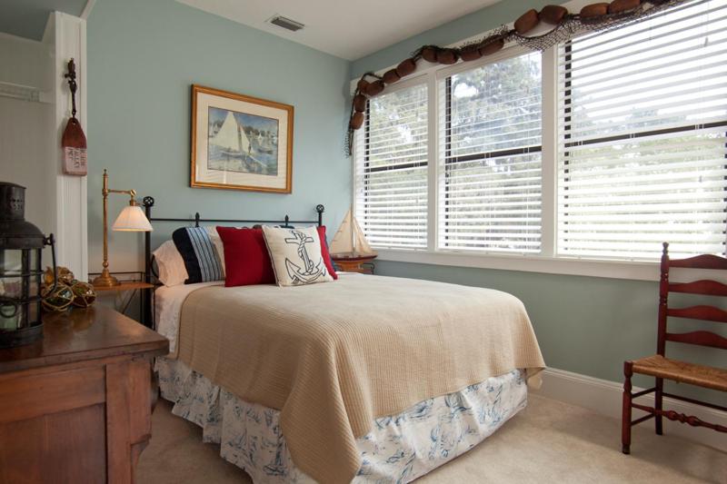 Queen Room photo 1