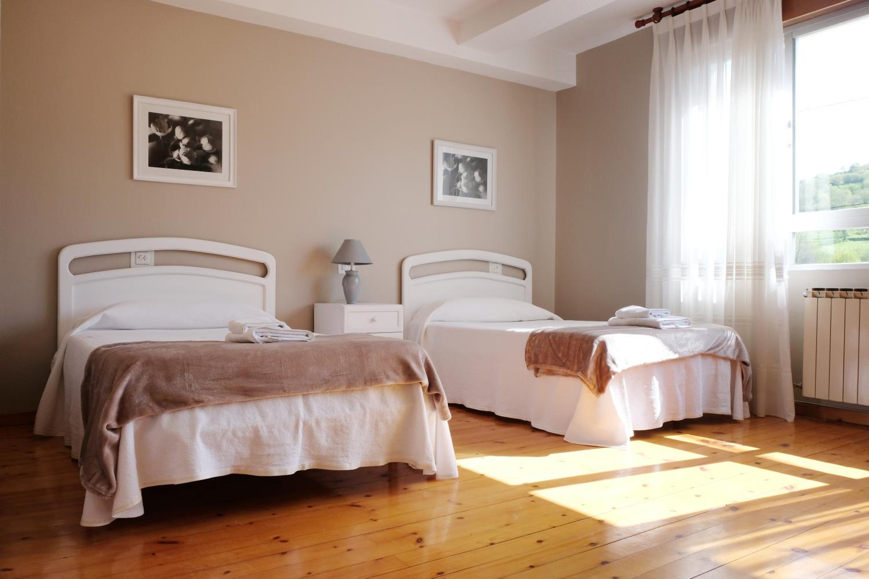 Habitación Estándar con Dos Camas Individuales