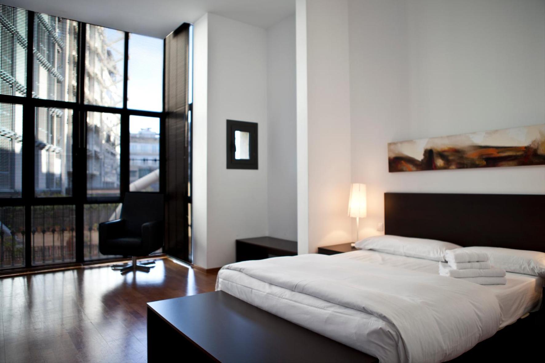 Apartamento Superior de Tres Dormitorios con balcón - Balmes, 8