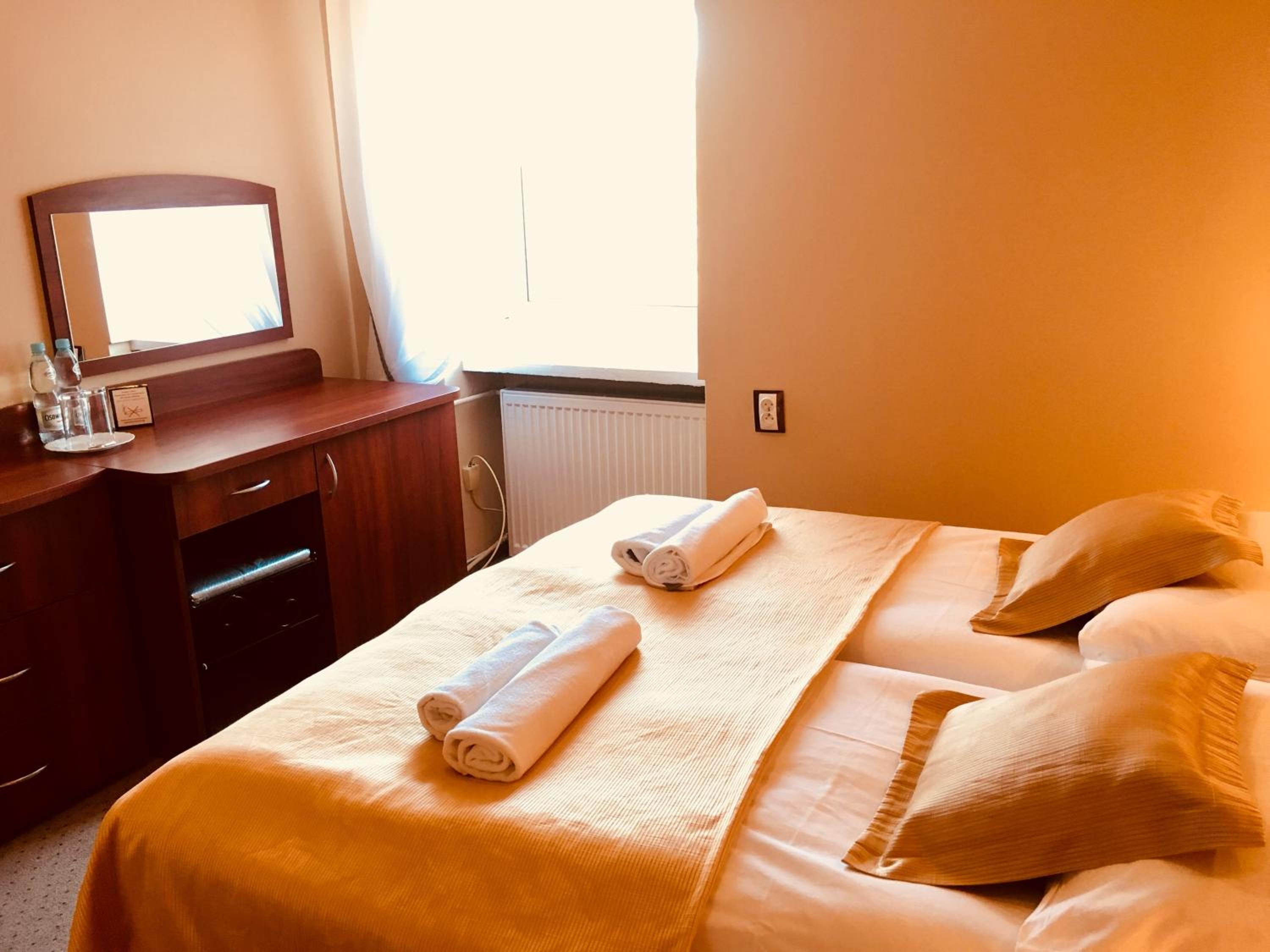 Standard Double Room - Photo 4