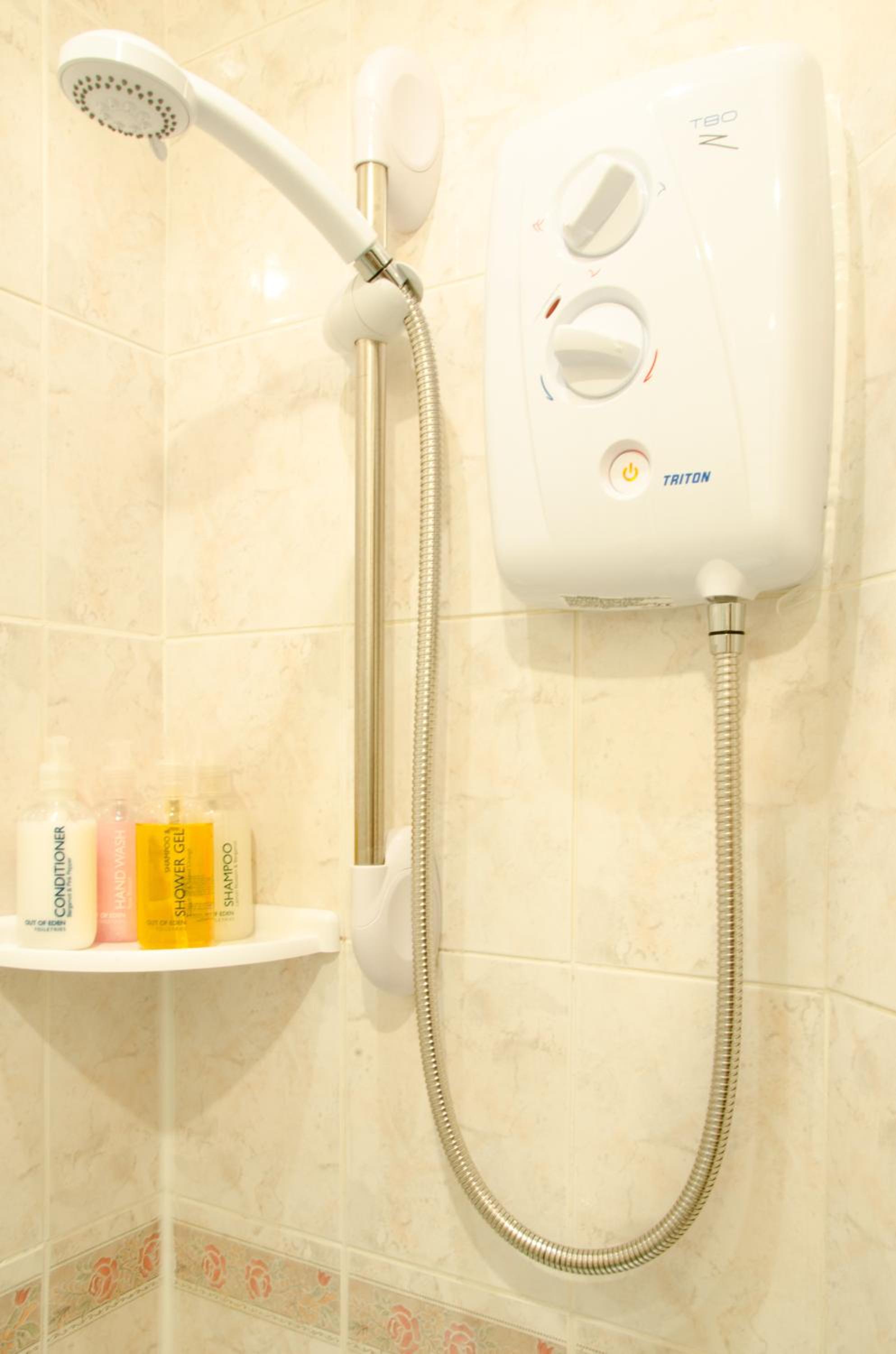 Standard Single Room with Shared Bathroom photo 3