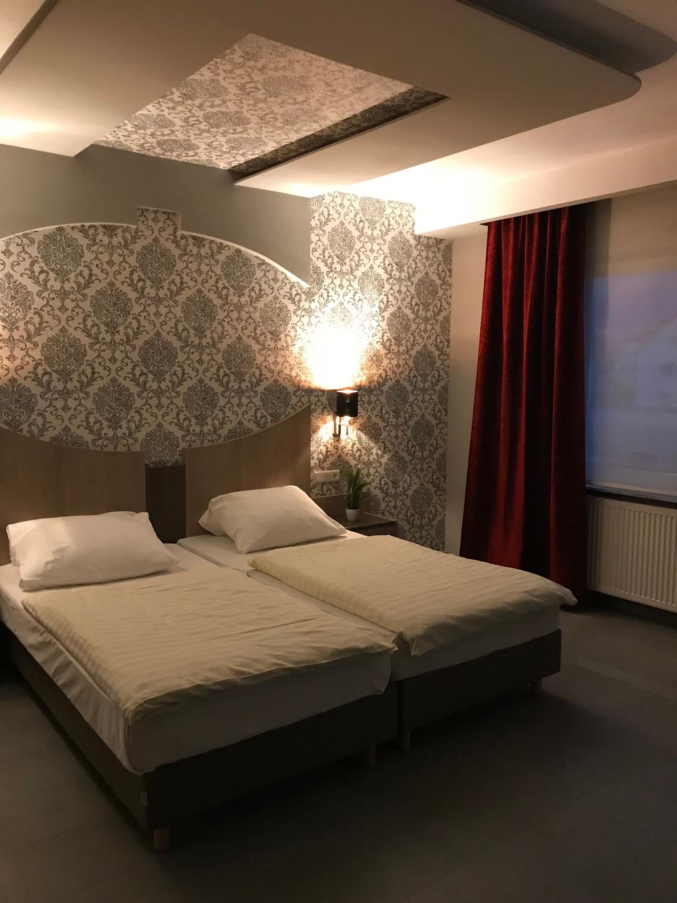 Deluxe Double Room - Photo 13