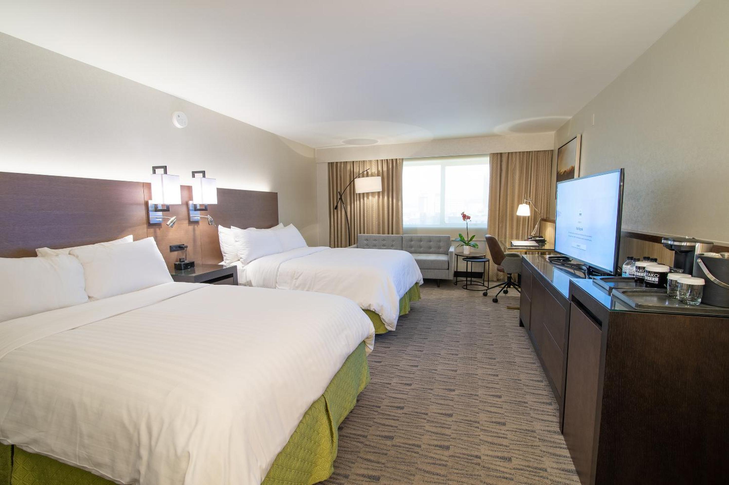 Premium Executive Room with Two Double Beds - Photo 3