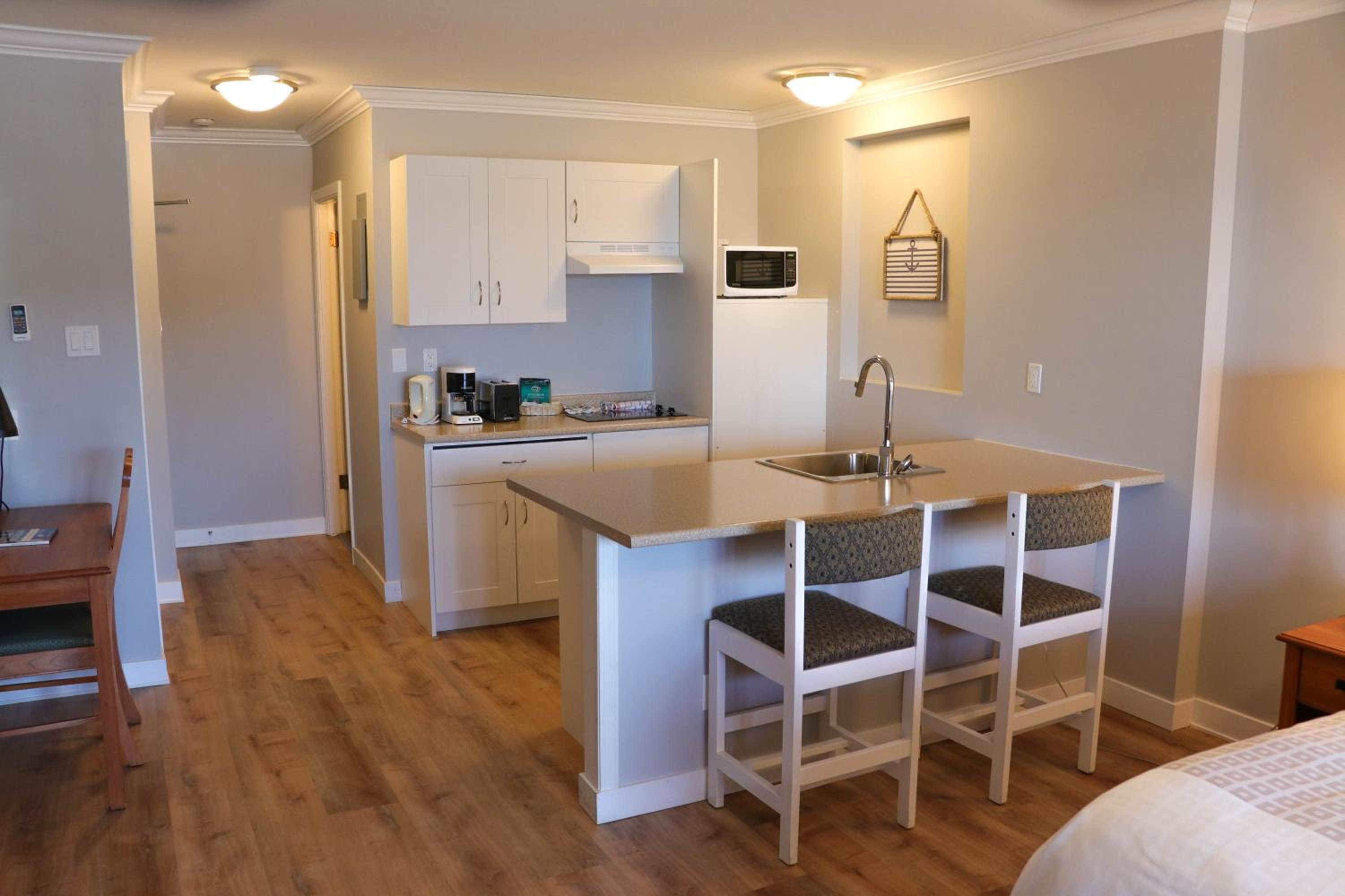 Junior Suite with Ocean View - Photo 3