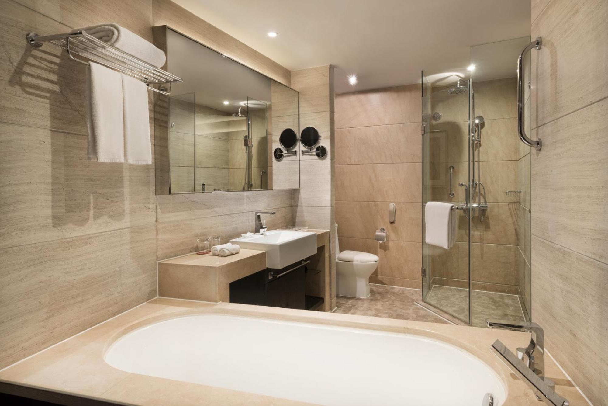 Premium Twin Room with Lounge Access - Photo 2
