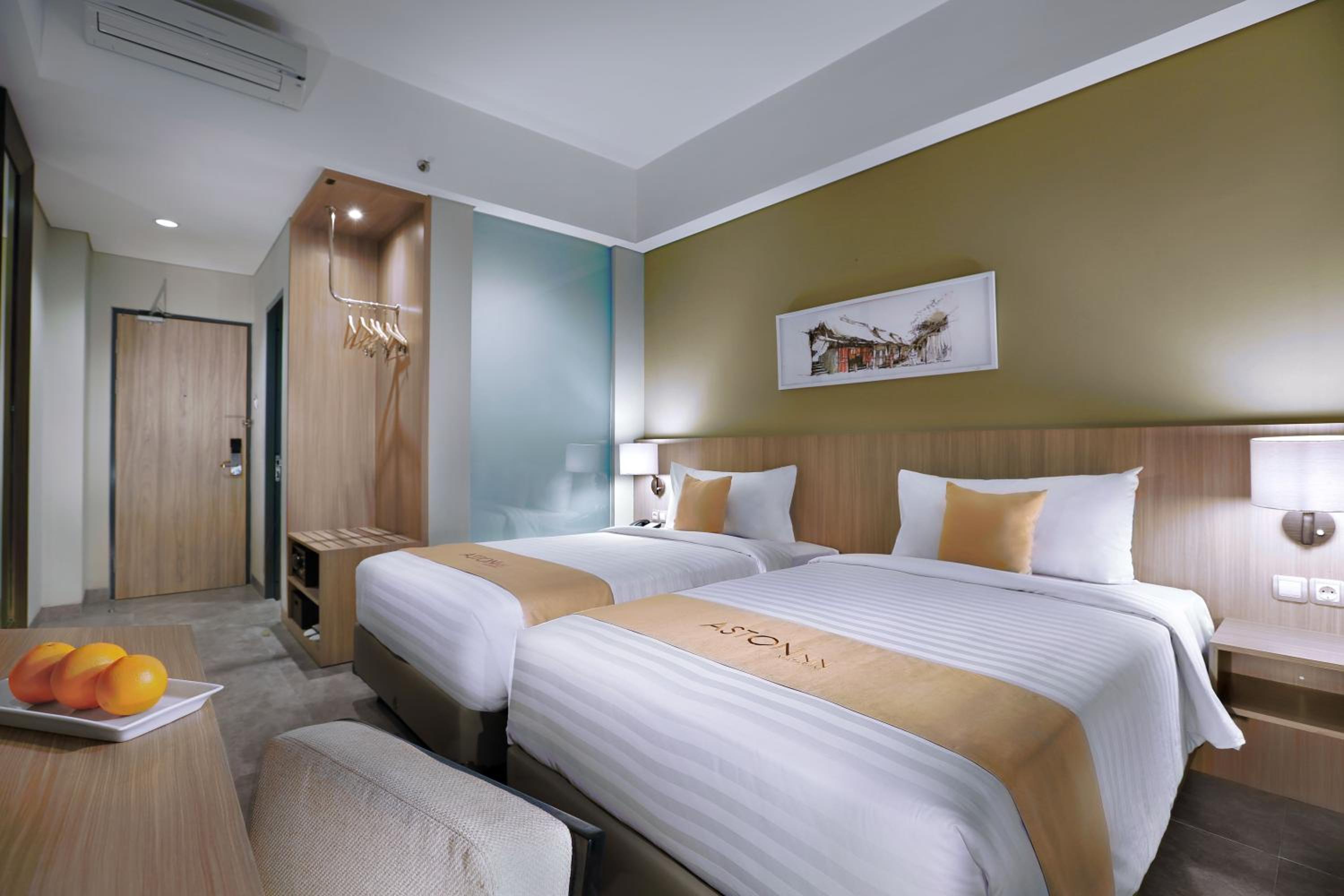 Superior Double or Twin Room with Pool View photo 2