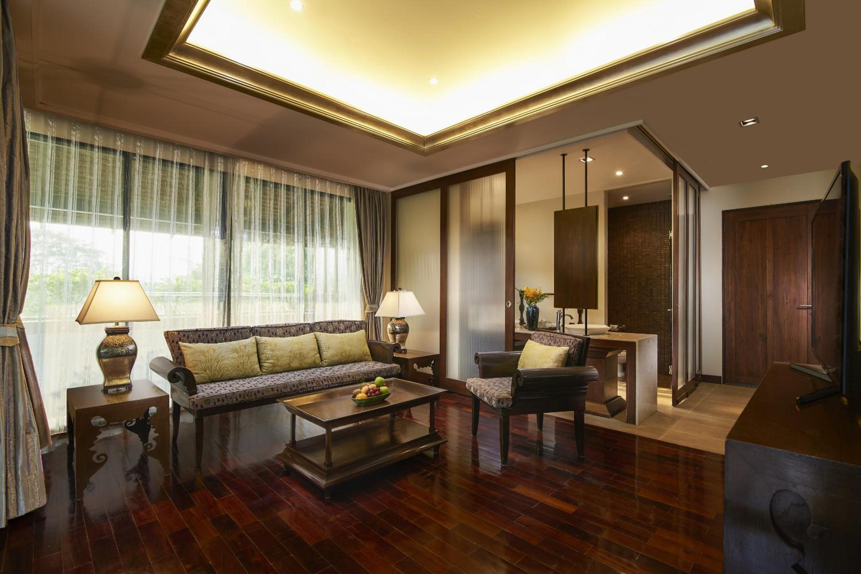 One-Bedroom Suite - Photo 2