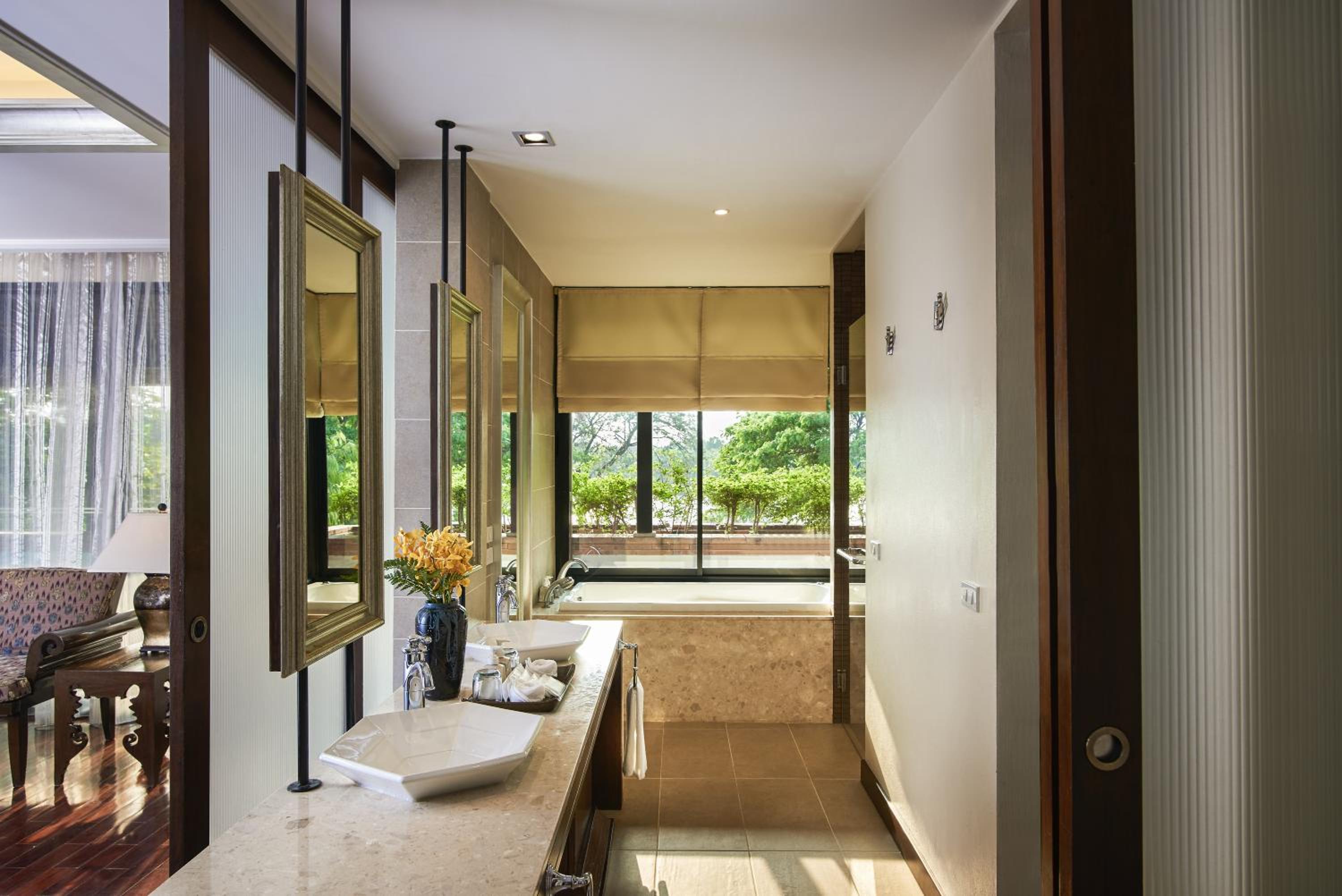 One-Bedroom Suite - Photo 3