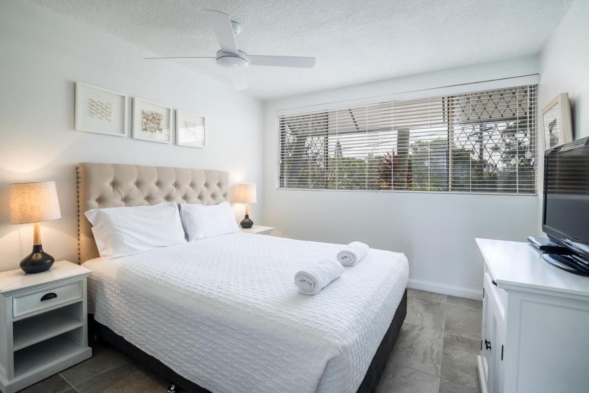 Two-Bedroom Apartment with 2 Bathrooms and Ocean View