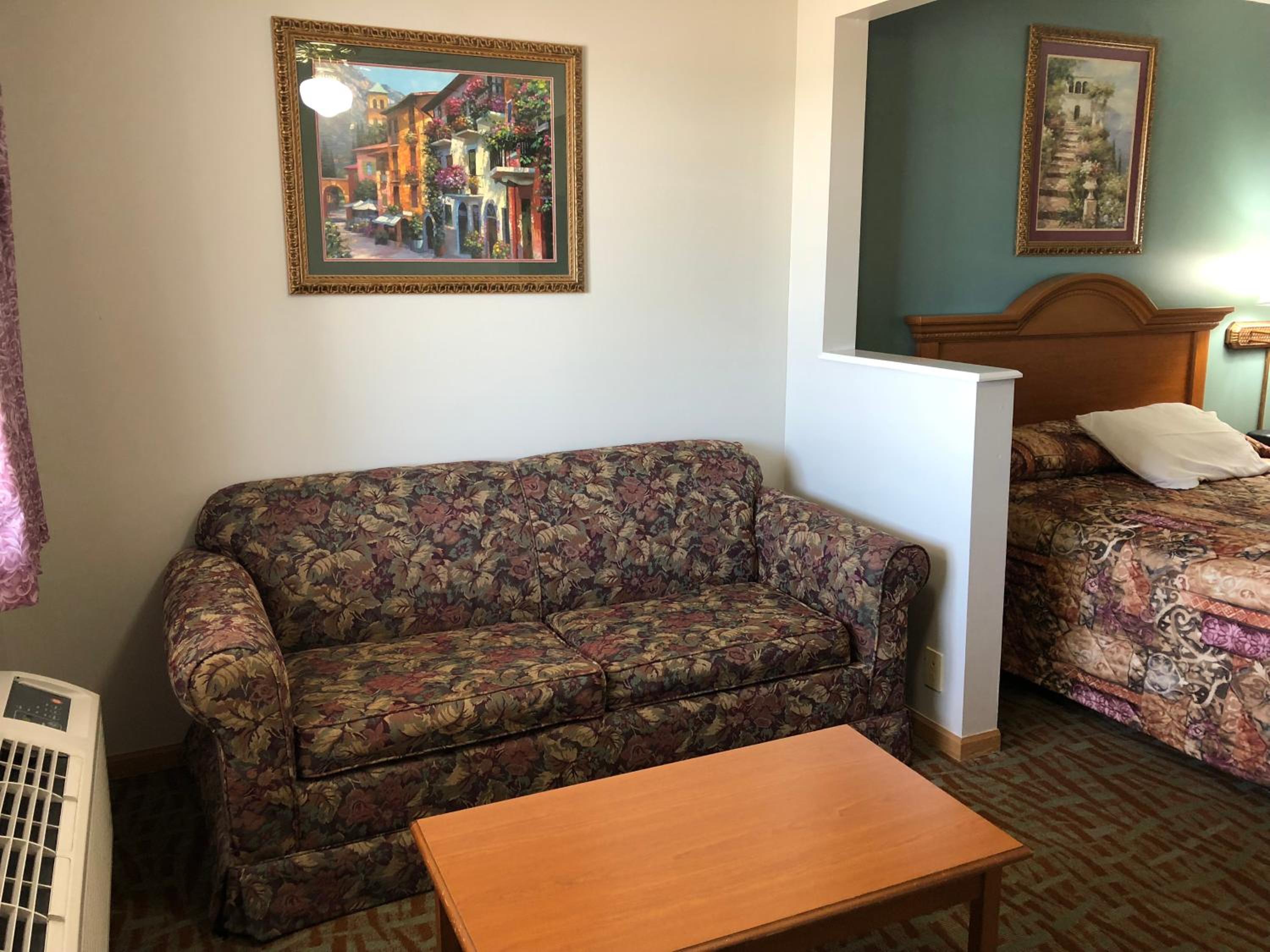 Queen Suite with Two Queen Beds