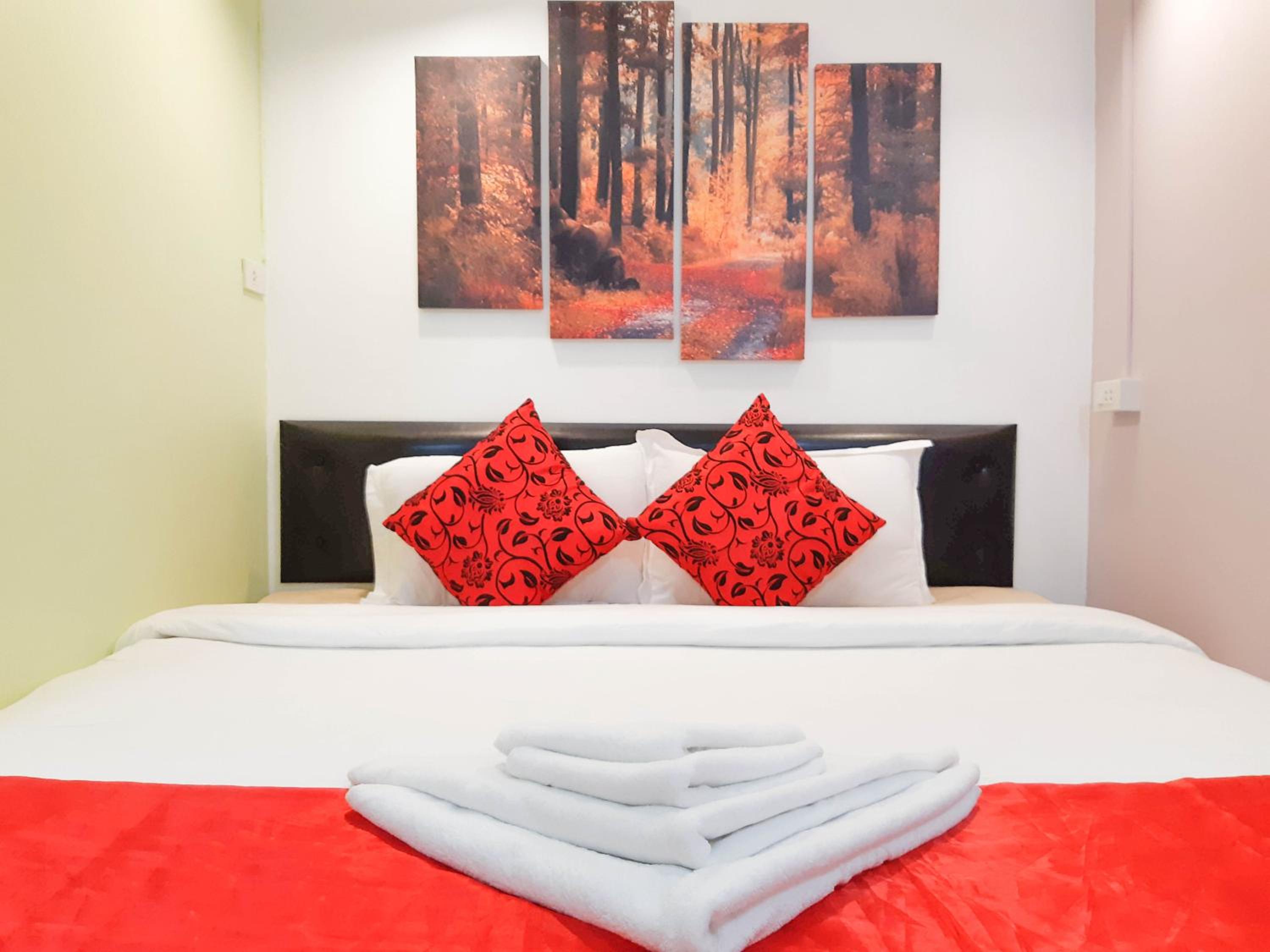 Budget Double or Twin Room (No Window)  photo 2