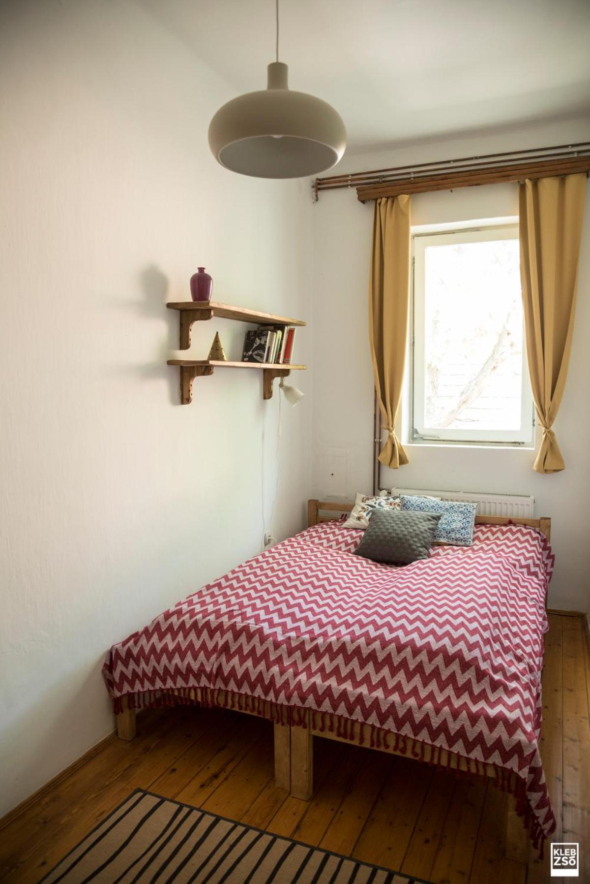 Double or Twin Room with Shared Bathroom