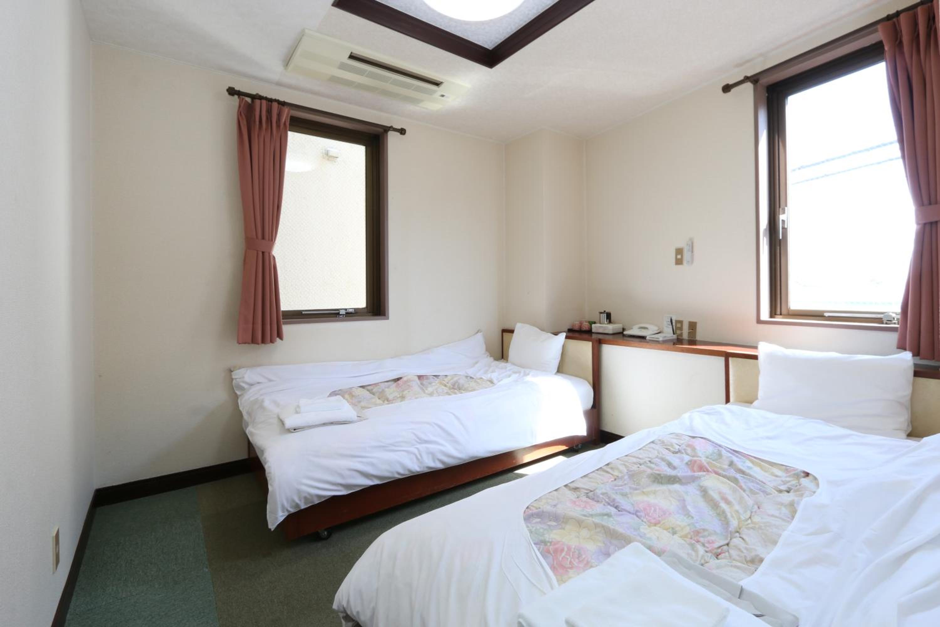 Economy Twin Room