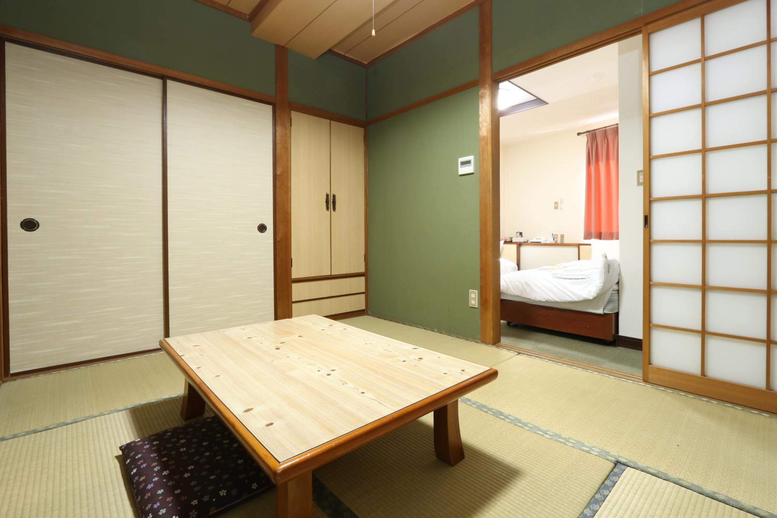 Japanese-Style Quadruple Room