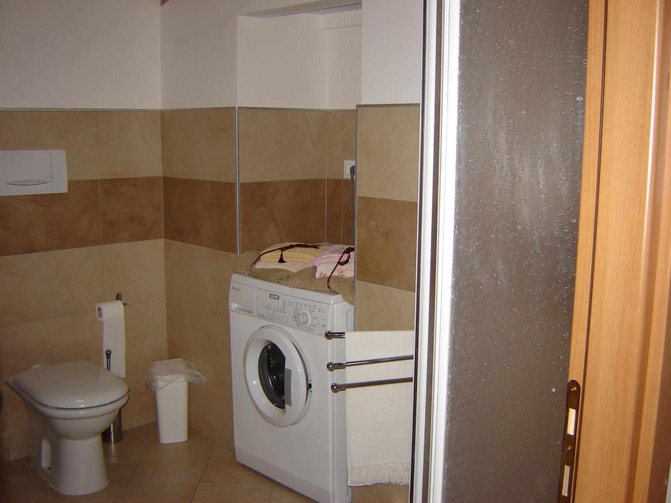 Apartment photo 2