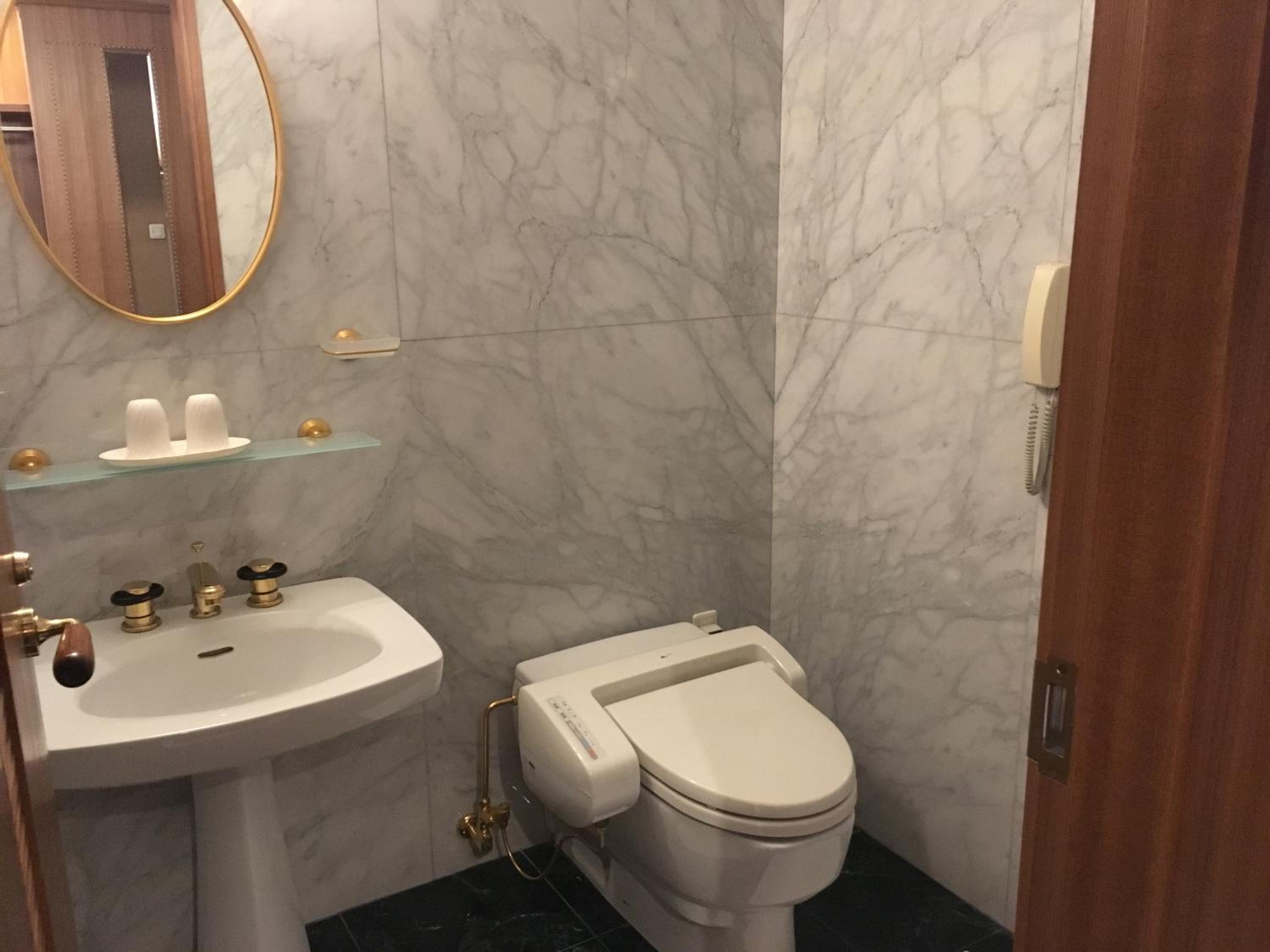 One-Bedroom Suite photo 3