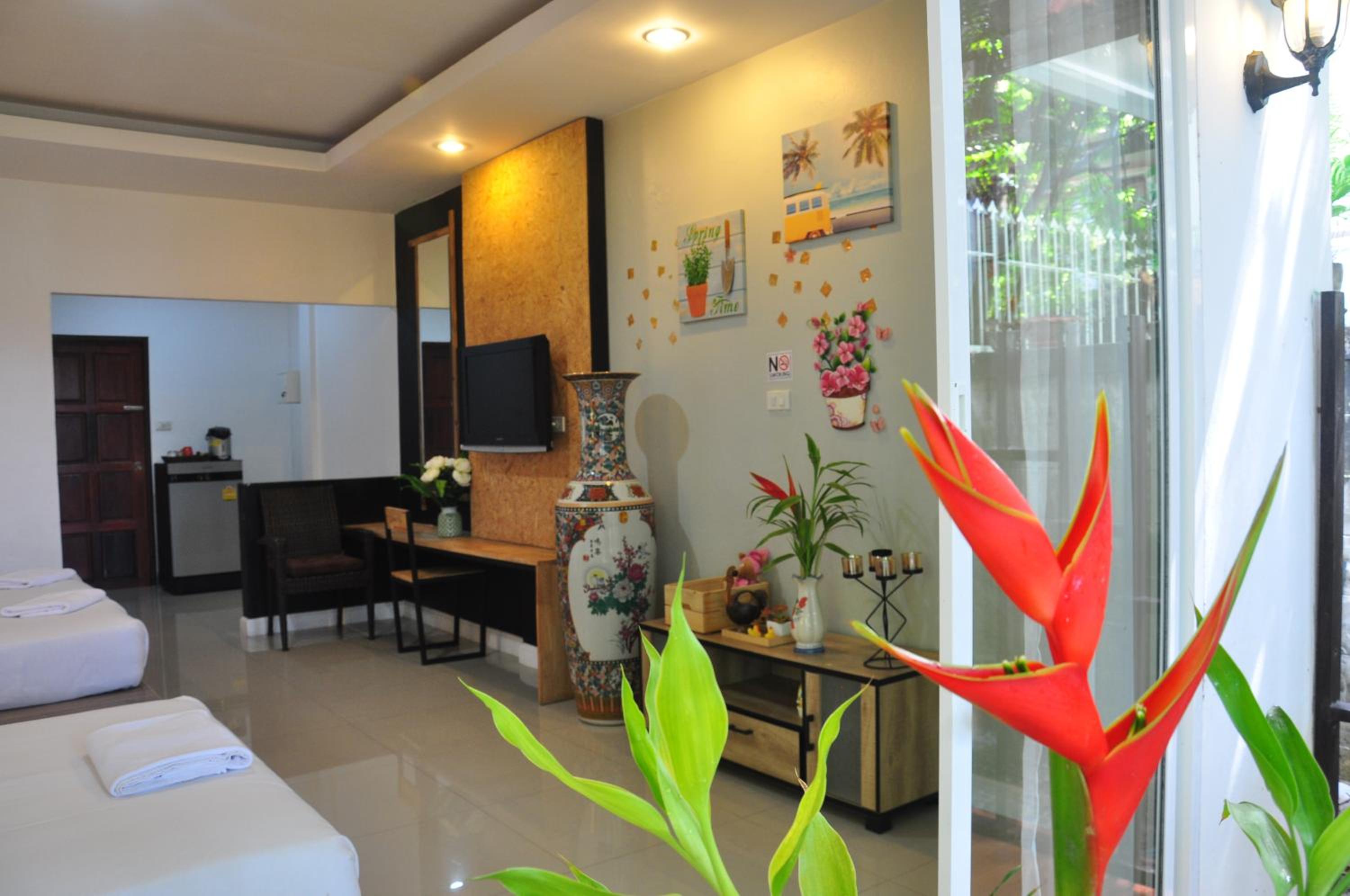 Triple Room with View - Photo 9