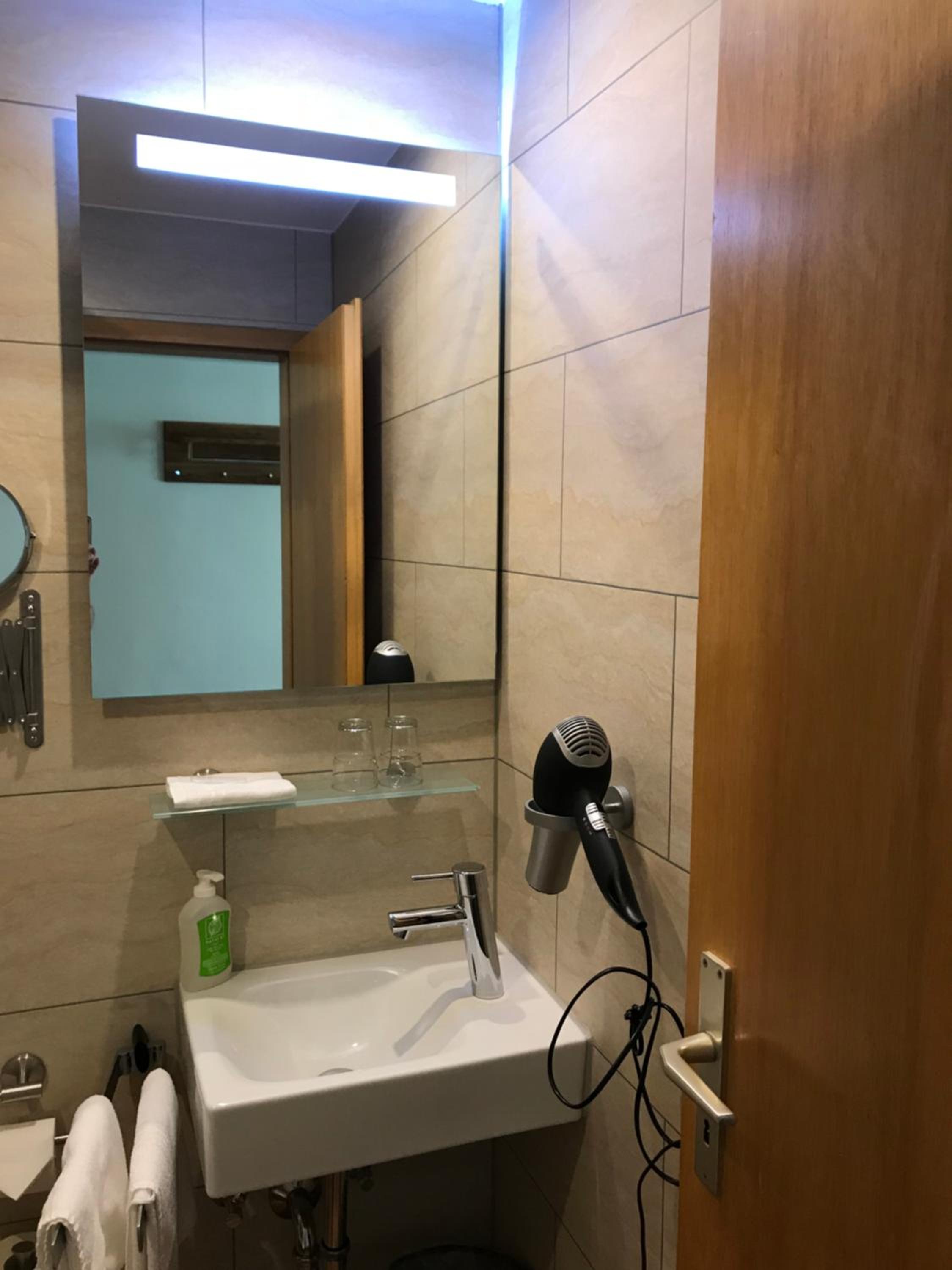 Budget Double Room - Annex - Photo 7