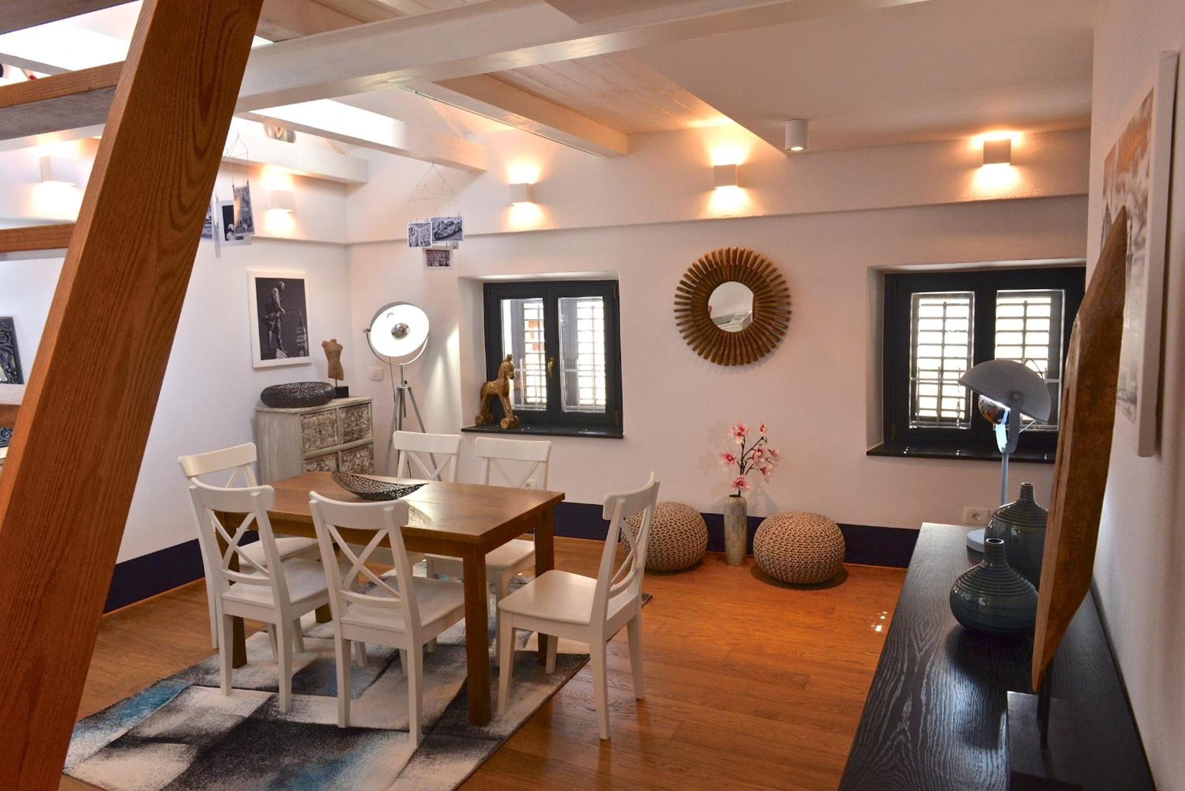 Apartment - Split Level - Photo 6