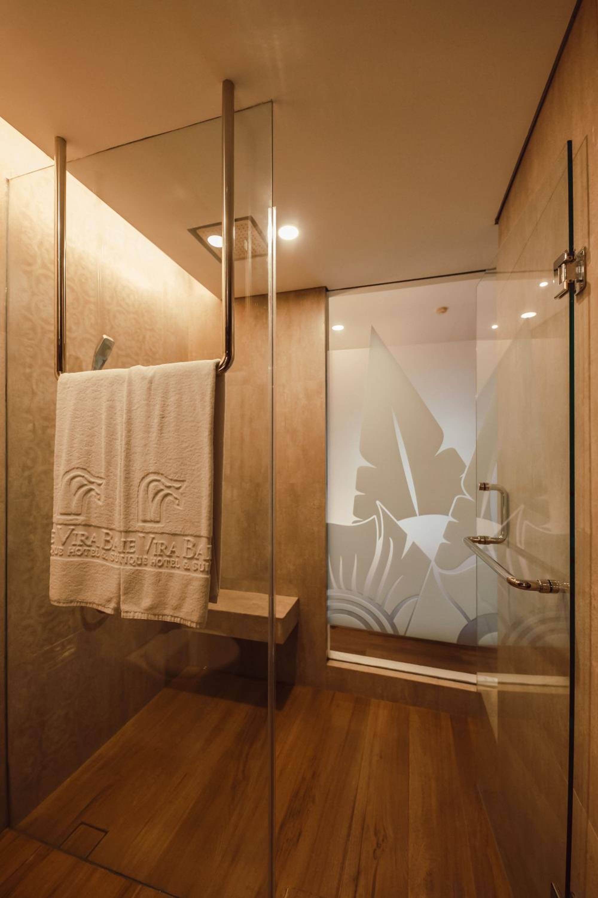 Deluxe Double or Twin Room - Photo 2