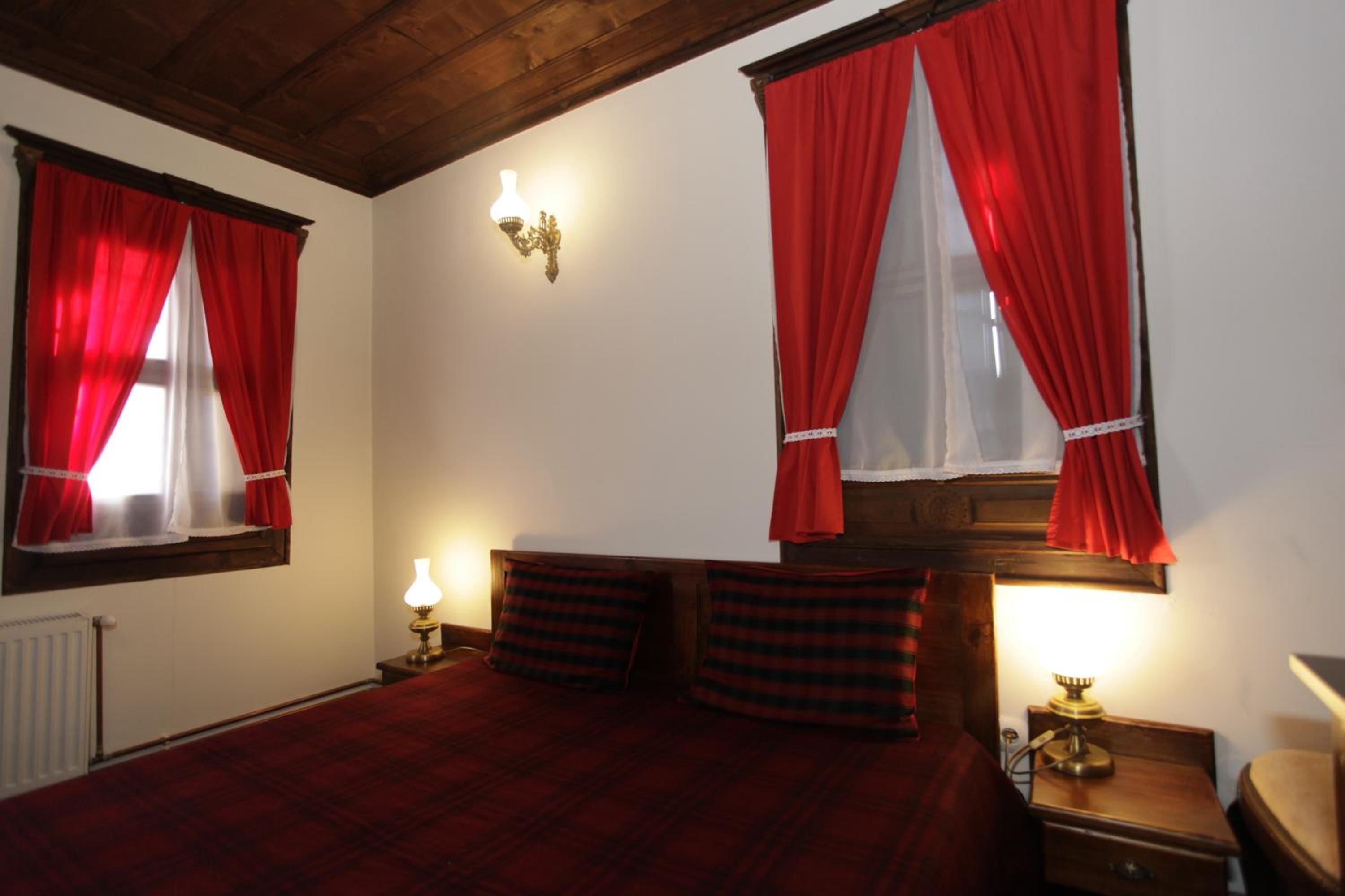 One-Bedroom Suite photo 2