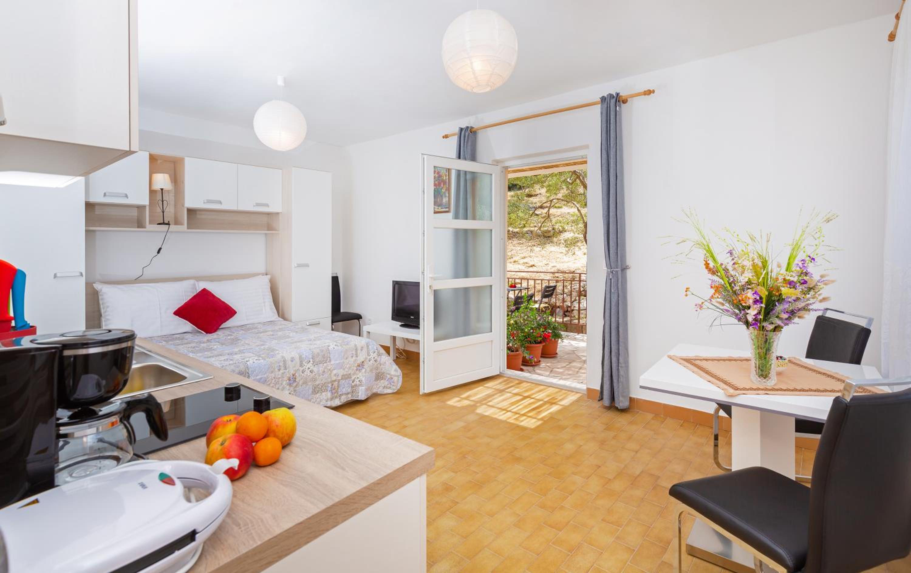 Studio Apartment