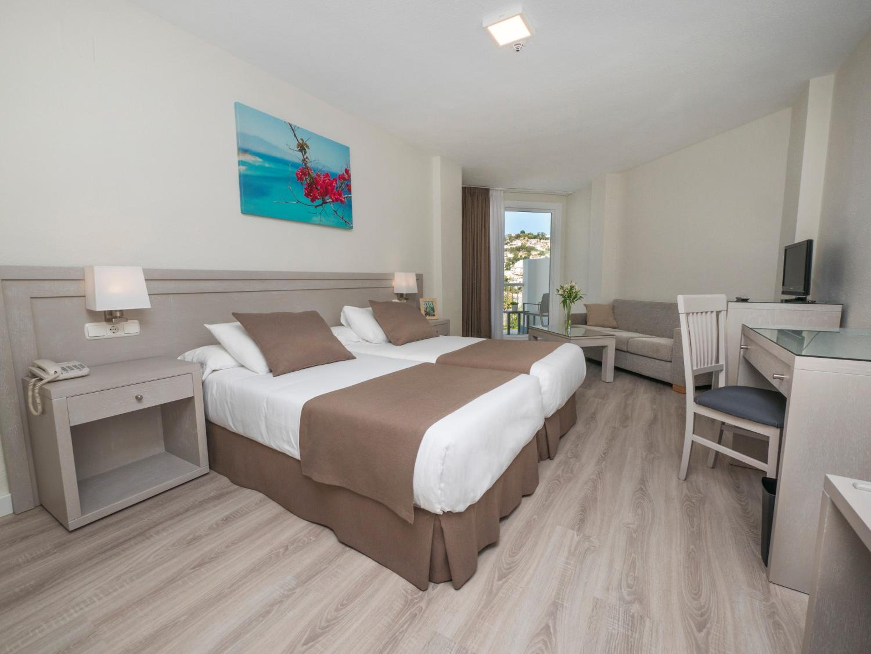 Supreme Double Room with side sea view - Photo 2