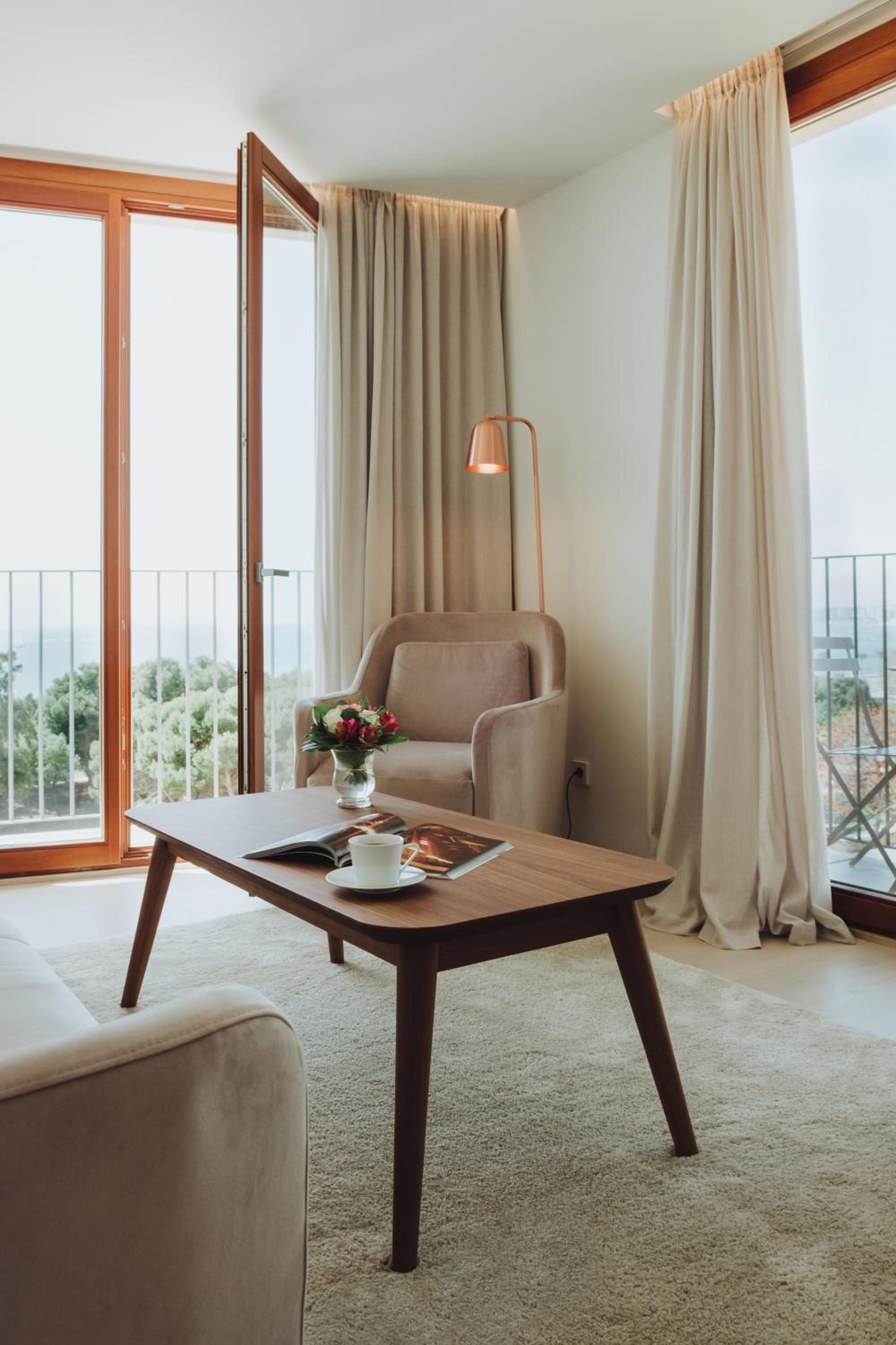 Signature Suite with Sea View and Spa Access thumbnail 6