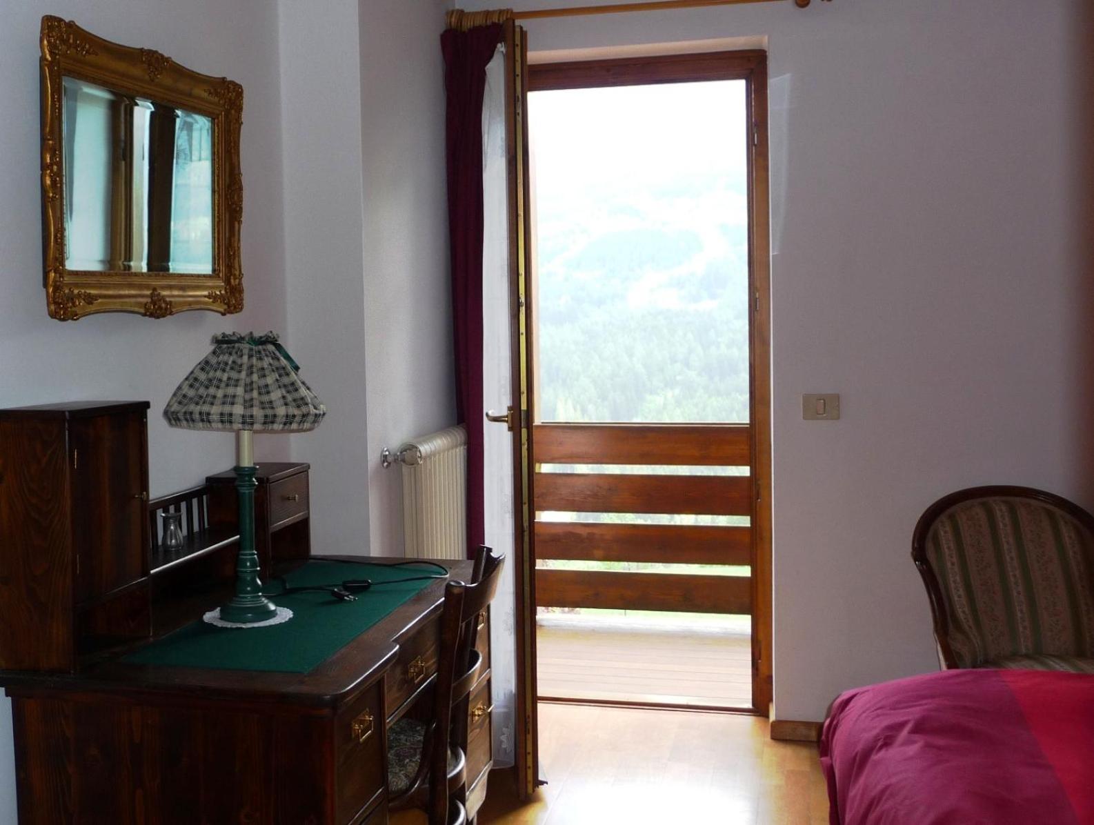 Two-Bedroom Apartment (4 Adults) - Photo 3